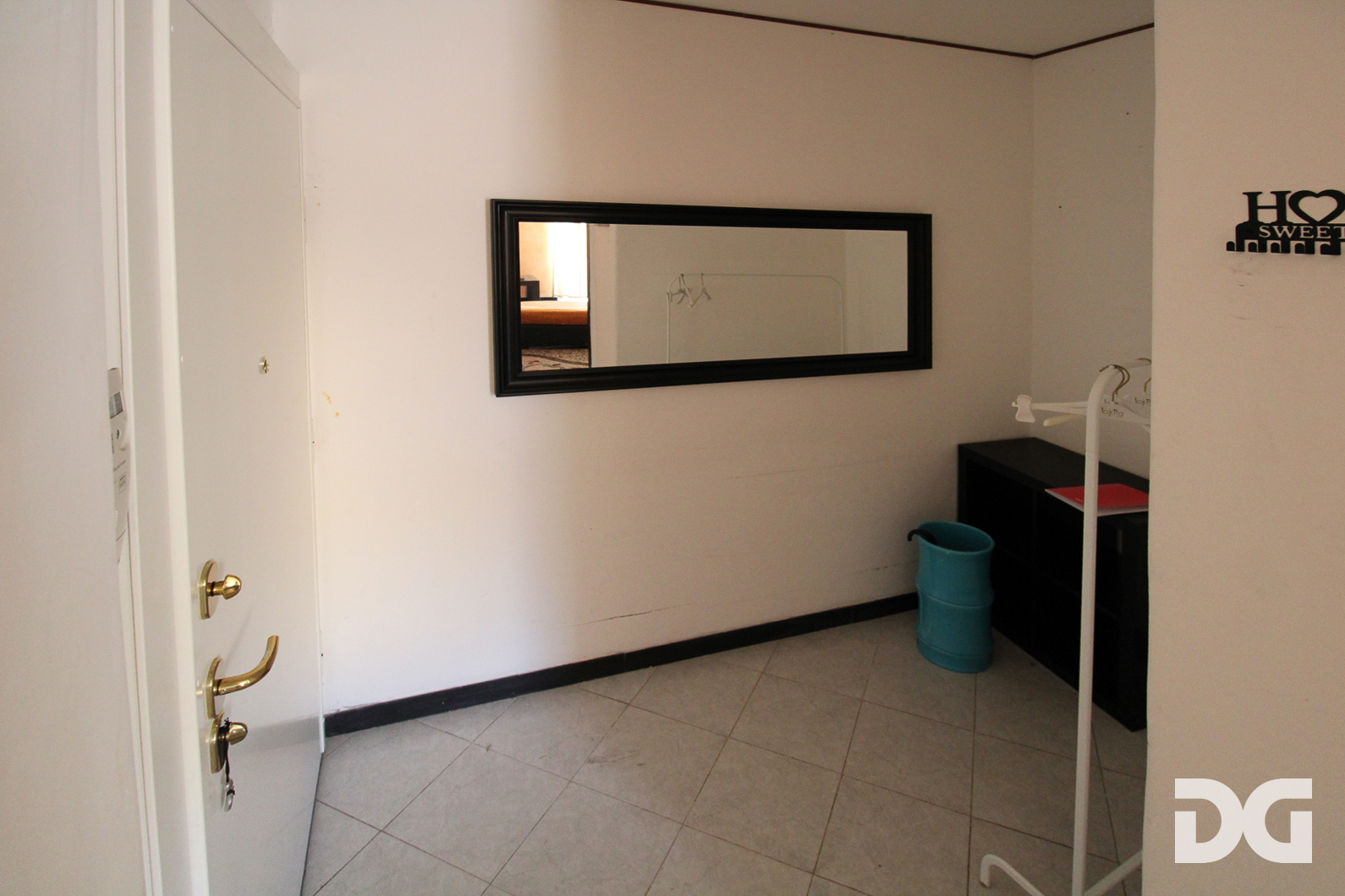 Immobiliare Del Guasta CENTRO – VIA SAN VINCENZO ARREDATI MQ. 60 CON BALCONE