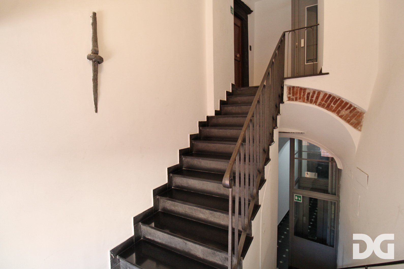 Immobiliare Del Guasta CENTRO – VIA SAN VINCENZO ARREDATI MQ. 60 CON BALCONE
