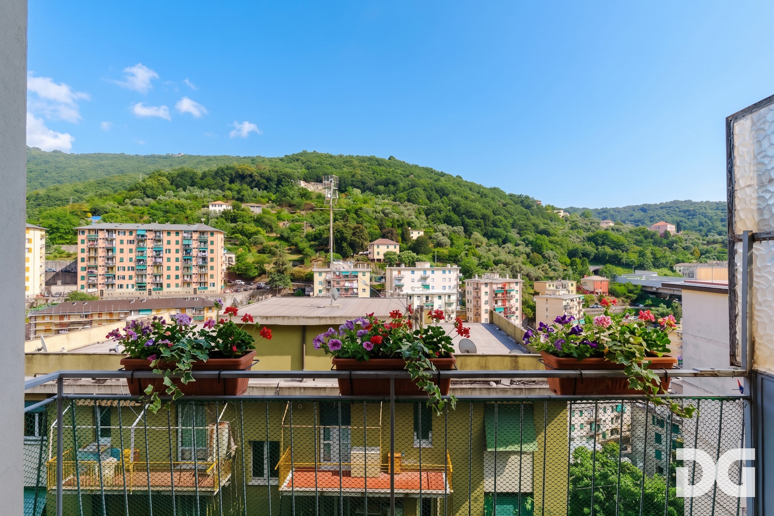 Immobiliare Del Guasta QUEZZI – VIA SUSANNA FONTANAROSSA LUMINOSI MQ. 70 IN CONTESTO PRIVATO