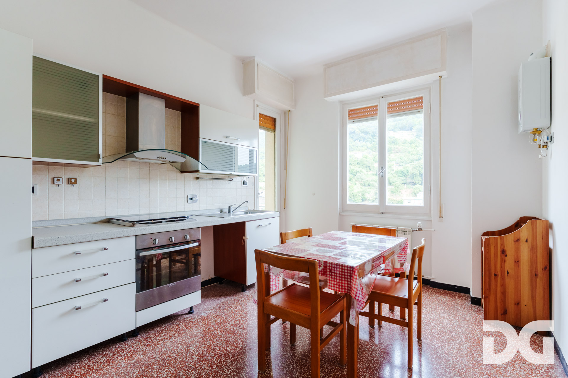Immobiliare Del Guasta QUEZZI – VIA SUSANNA FONTANAROSSA LUMINOSI MQ. 70 IN CONTESTO PRIVATO