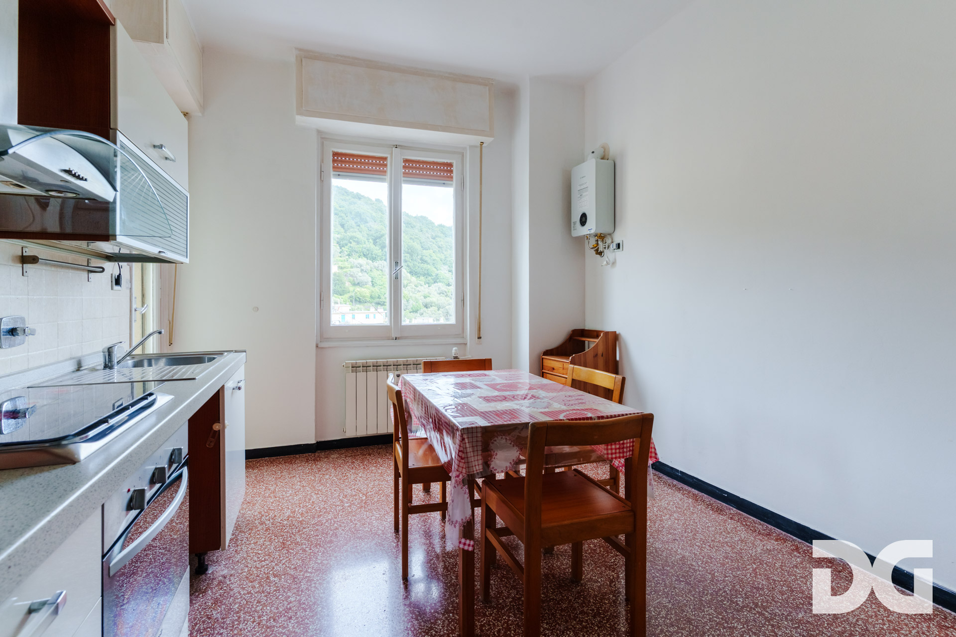 Immobiliare Del Guasta QUEZZI – VIA SUSANNA FONTANAROSSA LUMINOSI MQ. 70 IN CONTESTO PRIVATO