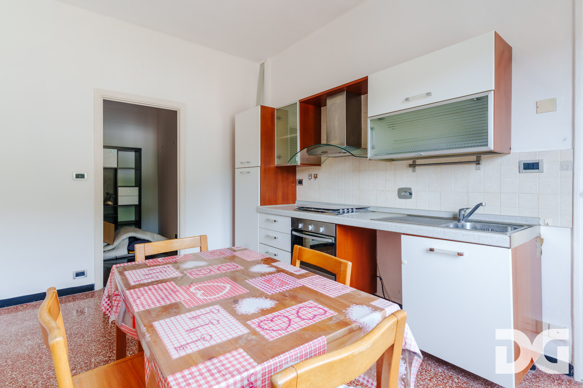 Immobiliare Del Guasta QUEZZI – VIA SUSANNA FONTANAROSSA LUMINOSI MQ. 70 IN CONTESTO PRIVATO