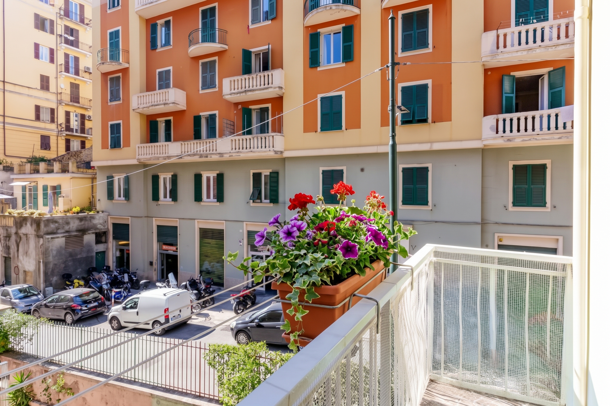 Immobiliare Del Guasta MARASSI – VIA CANEVARI – LUMINOSI MQ. 119 BIPOGGIOLI