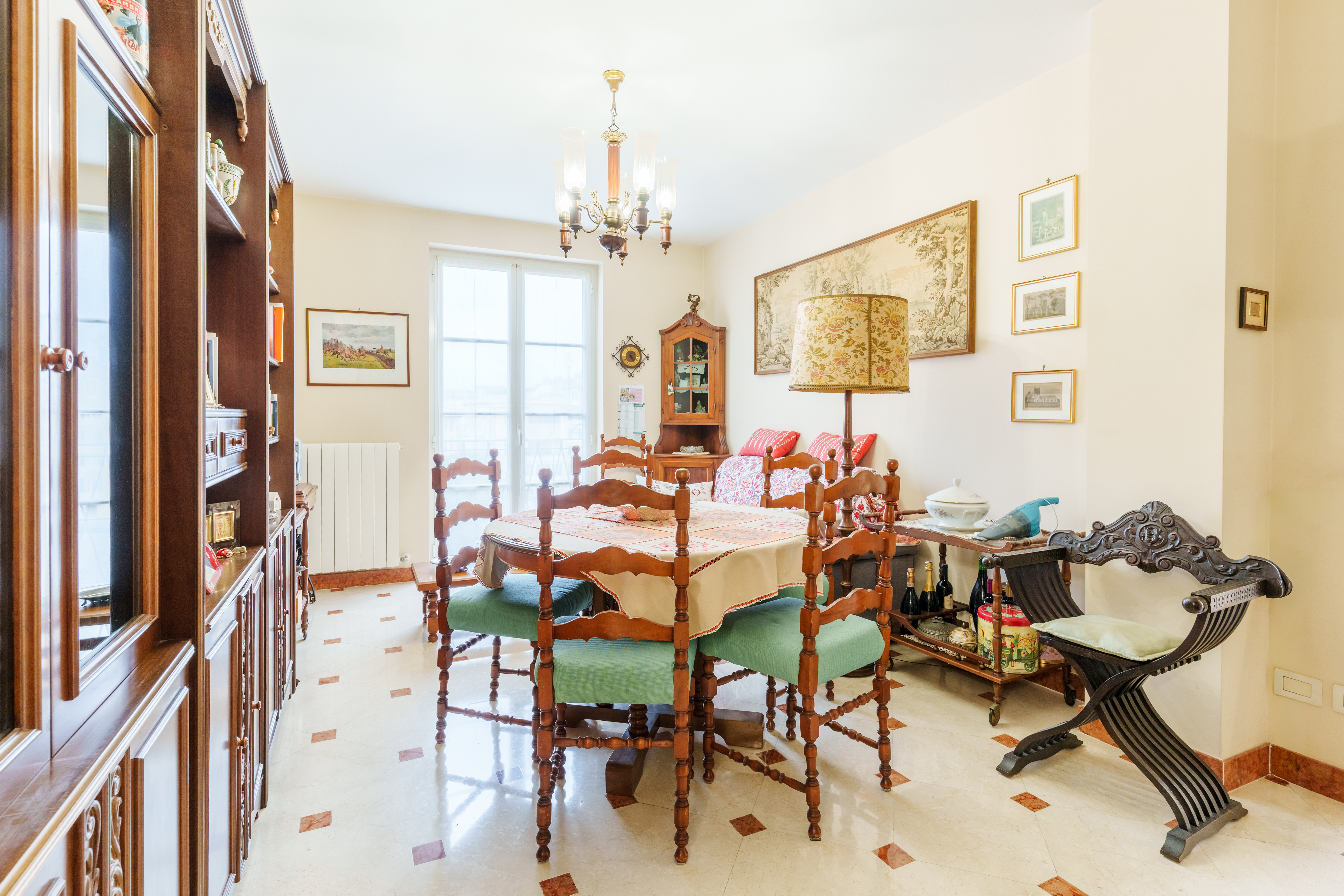 Immobiliare Del Guasta CENTRO – PIAZZA DELLA NUNZIATA MQ. 89 CON POGGIOLO E BOX