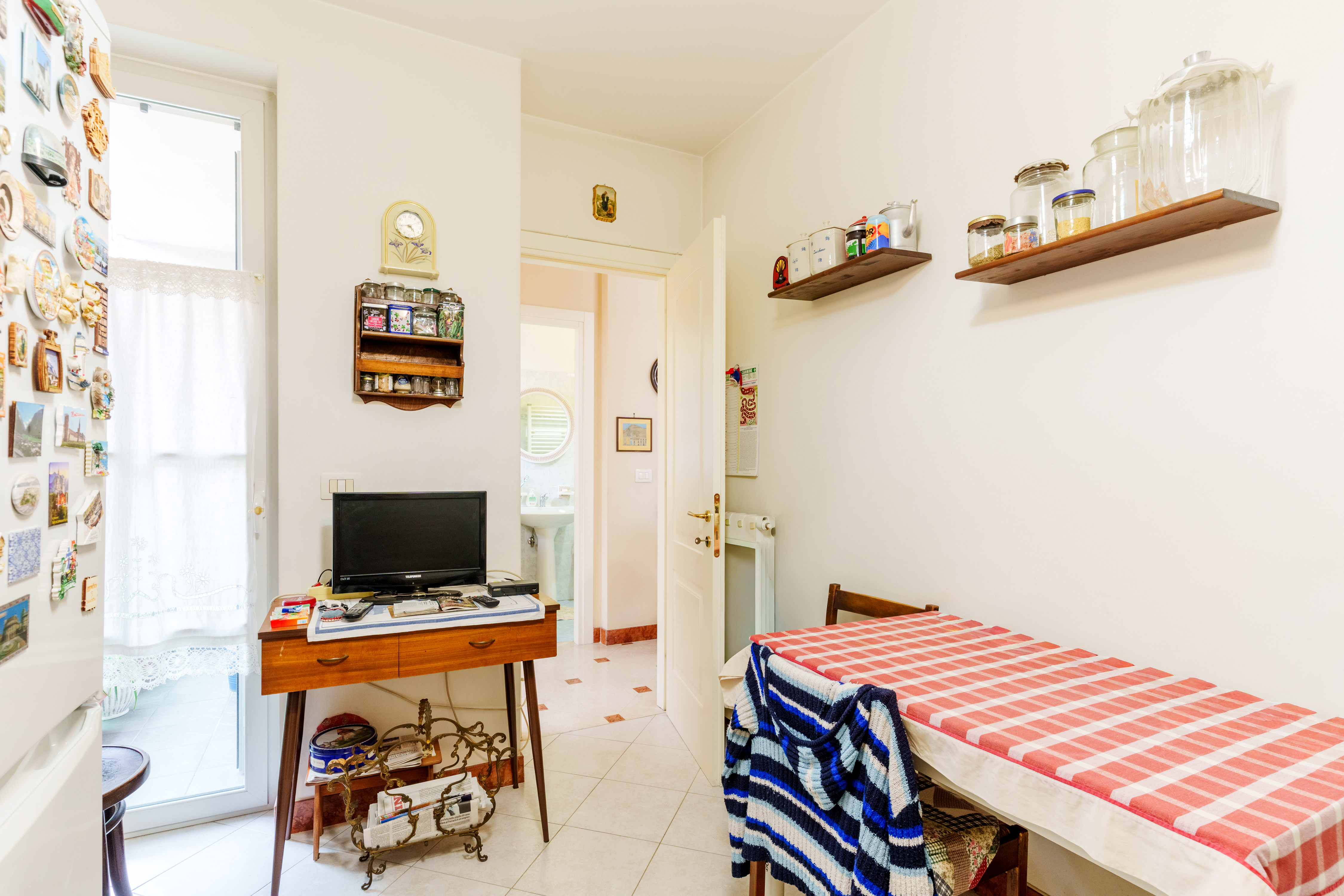 Immobiliare Del Guasta CENTRO – PIAZZA DELLA NUNZIATA MQ. 89 CON POGGIOLO E BOX