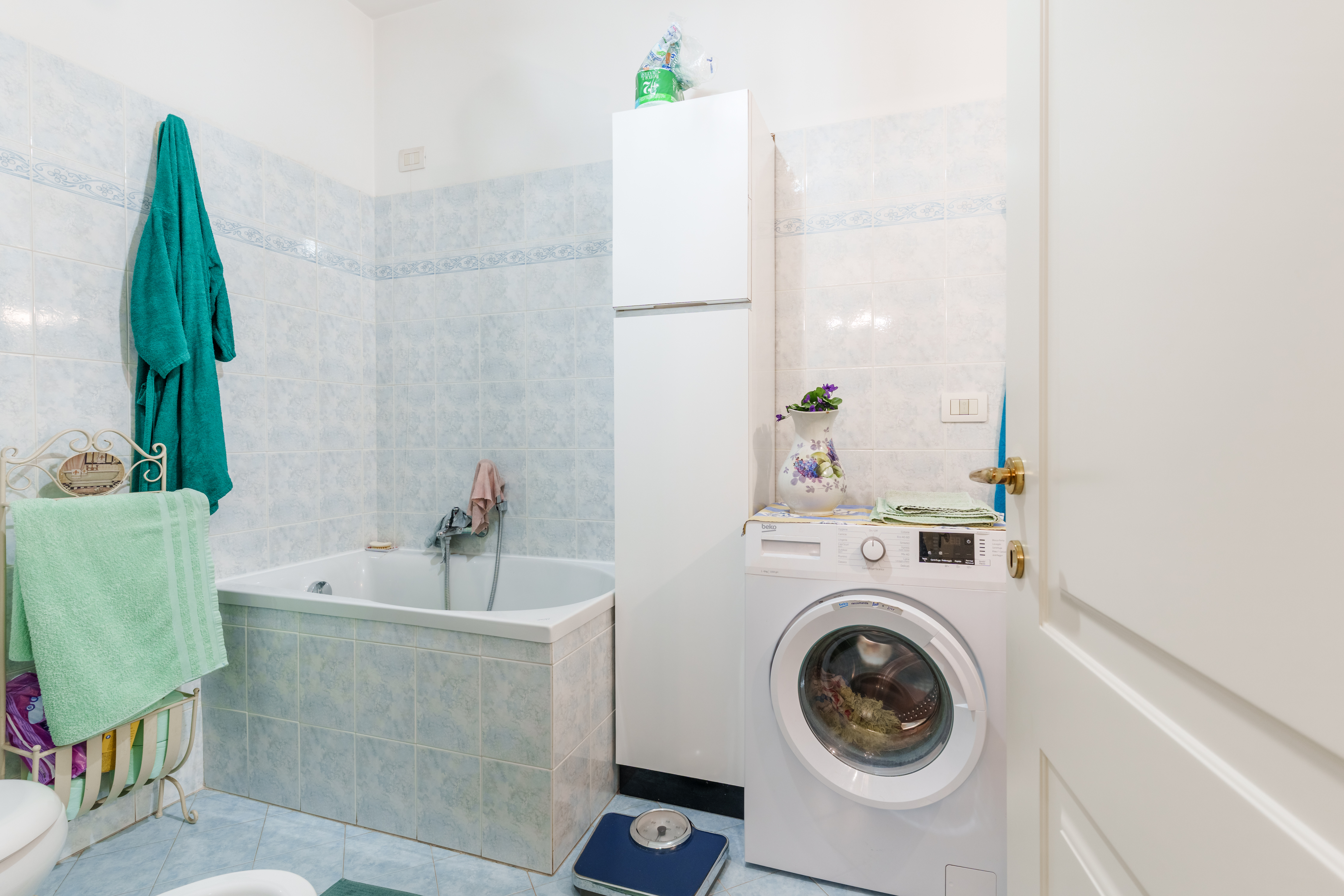 Immobiliare Del Guasta CENTRO – PIAZZA DELLA NUNZIATA MQ. 89 CON POGGIOLO E BOX