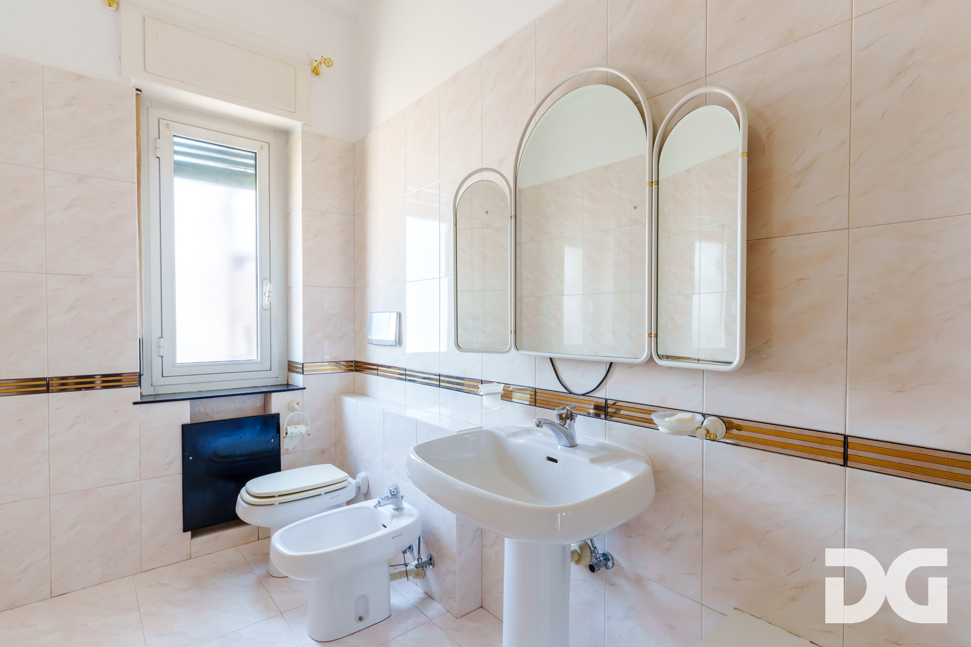 Immobiliare Del Guasta CENTRO – VIA IMPERIA PANORAMICI MQ. 133 CON BALCONATA 