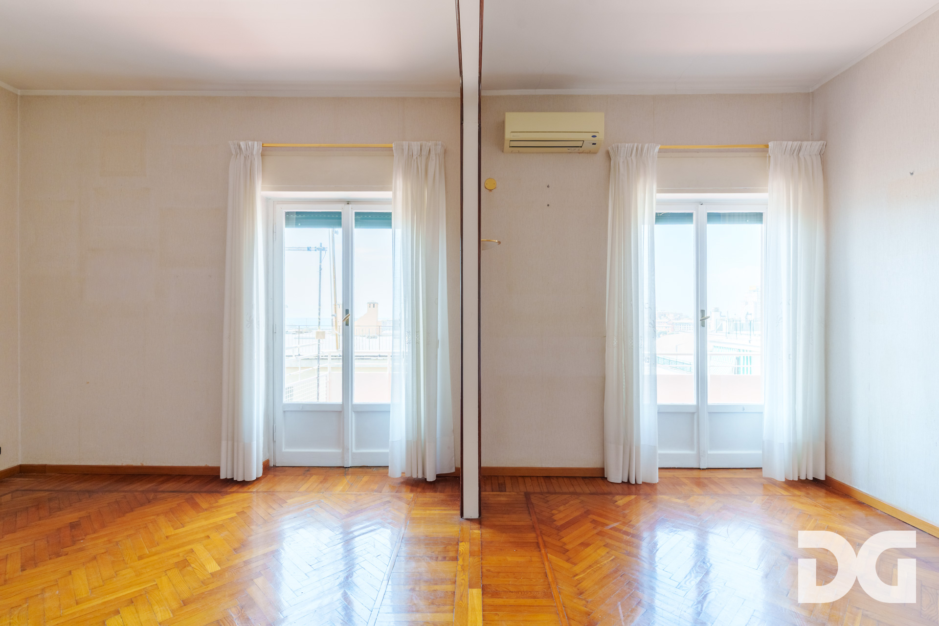 Immobiliare Del Guasta CENTRO – VIA IMPERIA PANORAMICI MQ. 133 CON BALCONATA 