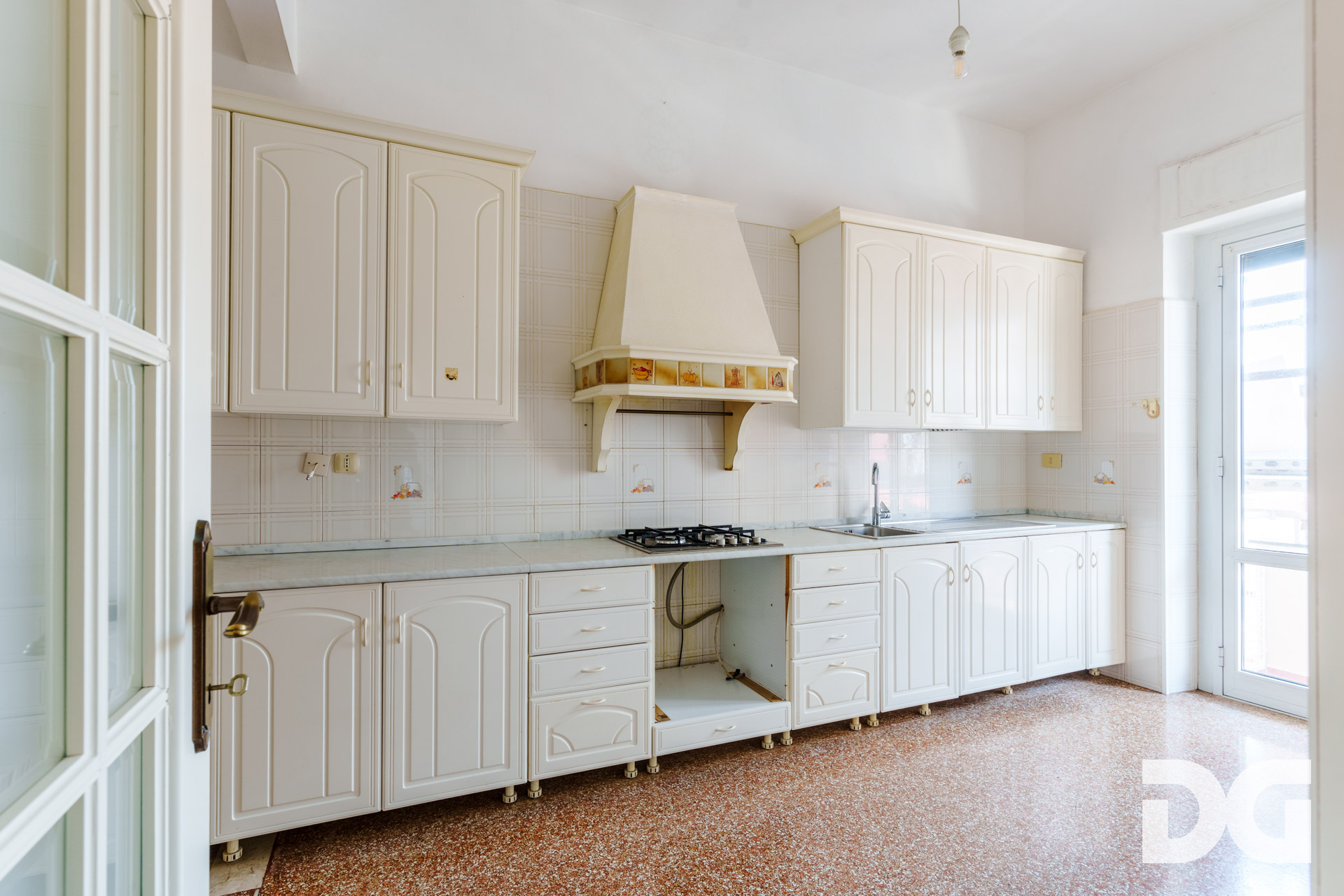 Immobiliare Del Guasta CENTRO – VIA IMPERIA PANORAMICI MQ. 133 CON BALCONATA 