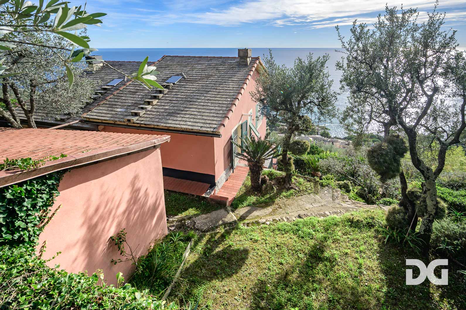 Immobiliare Del Guasta BOGLIASCO – PANORAMICI MQ 70 CON GIARDINO E TERRAZZO 