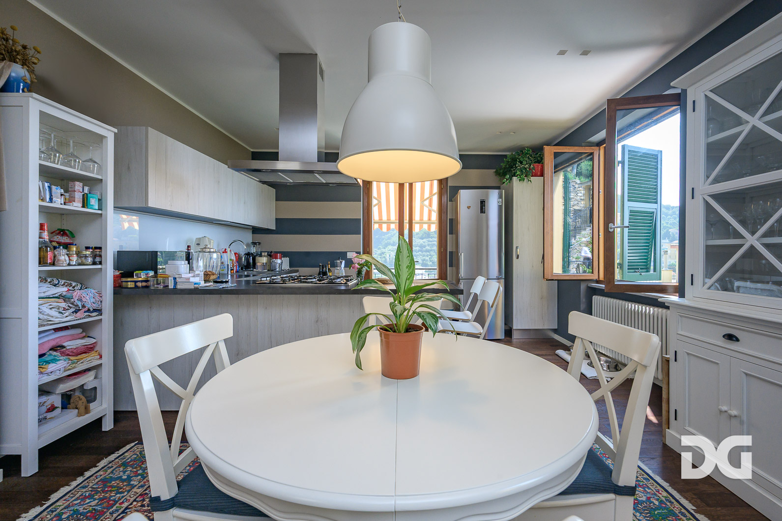 Immobiliare Del Guasta NERVI IMMERSO NEL VERDE – PANORAMICI MQ. 104 CON GIARDINO 