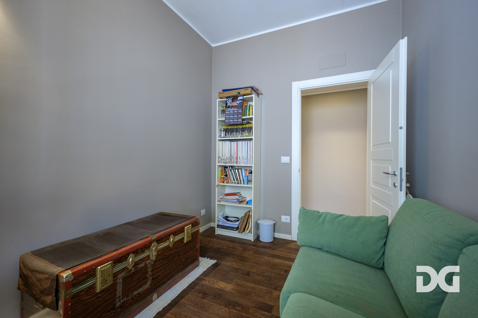 Immobiliare Del Guasta NERVI IMMERSO NEL VERDE – PANORAMICI MQ. 104 CON GIARDINO 