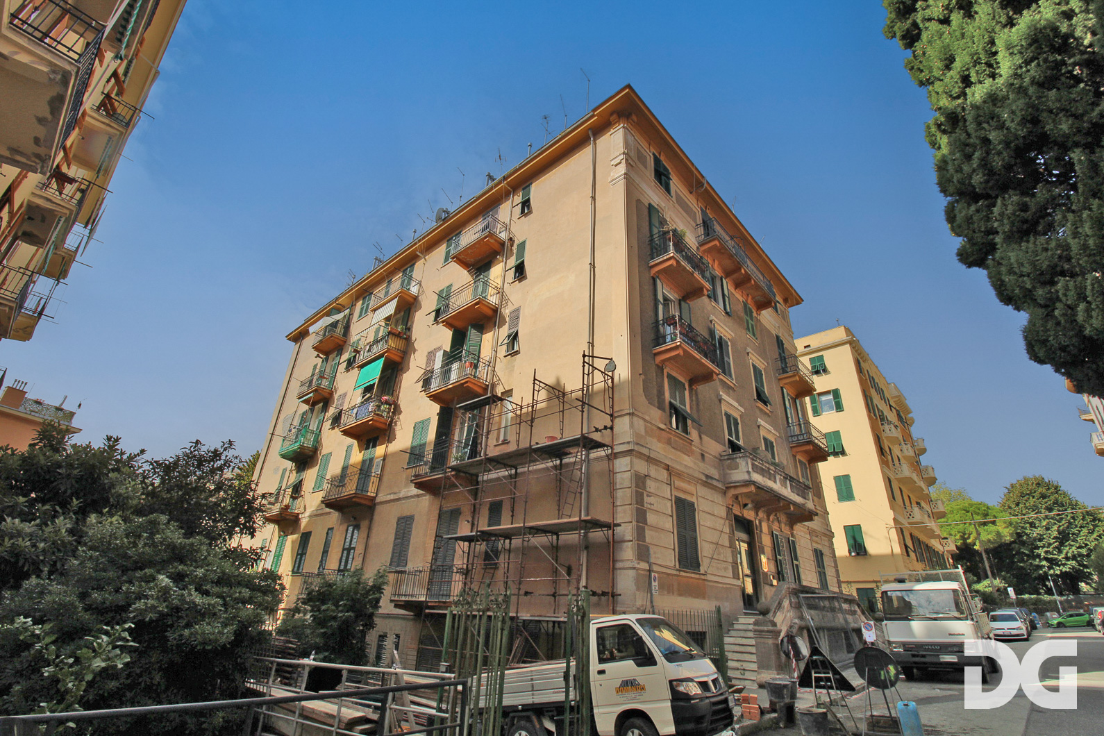 Immobiliare Del Guasta ALBARO – VIALE PALAZZI ORDINATI MQ. 68 CON BALCONE