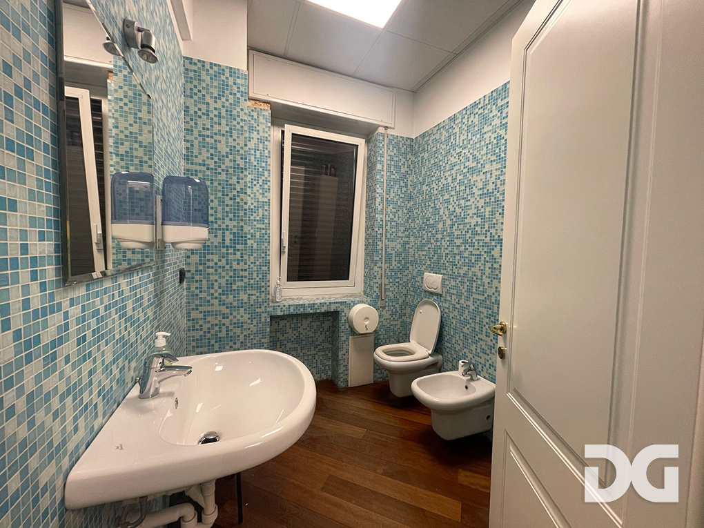 Immobiliare Del Guasta PIAZZA CORVETTO ADIACENZE - 2 STANZE USO UFFICIO 