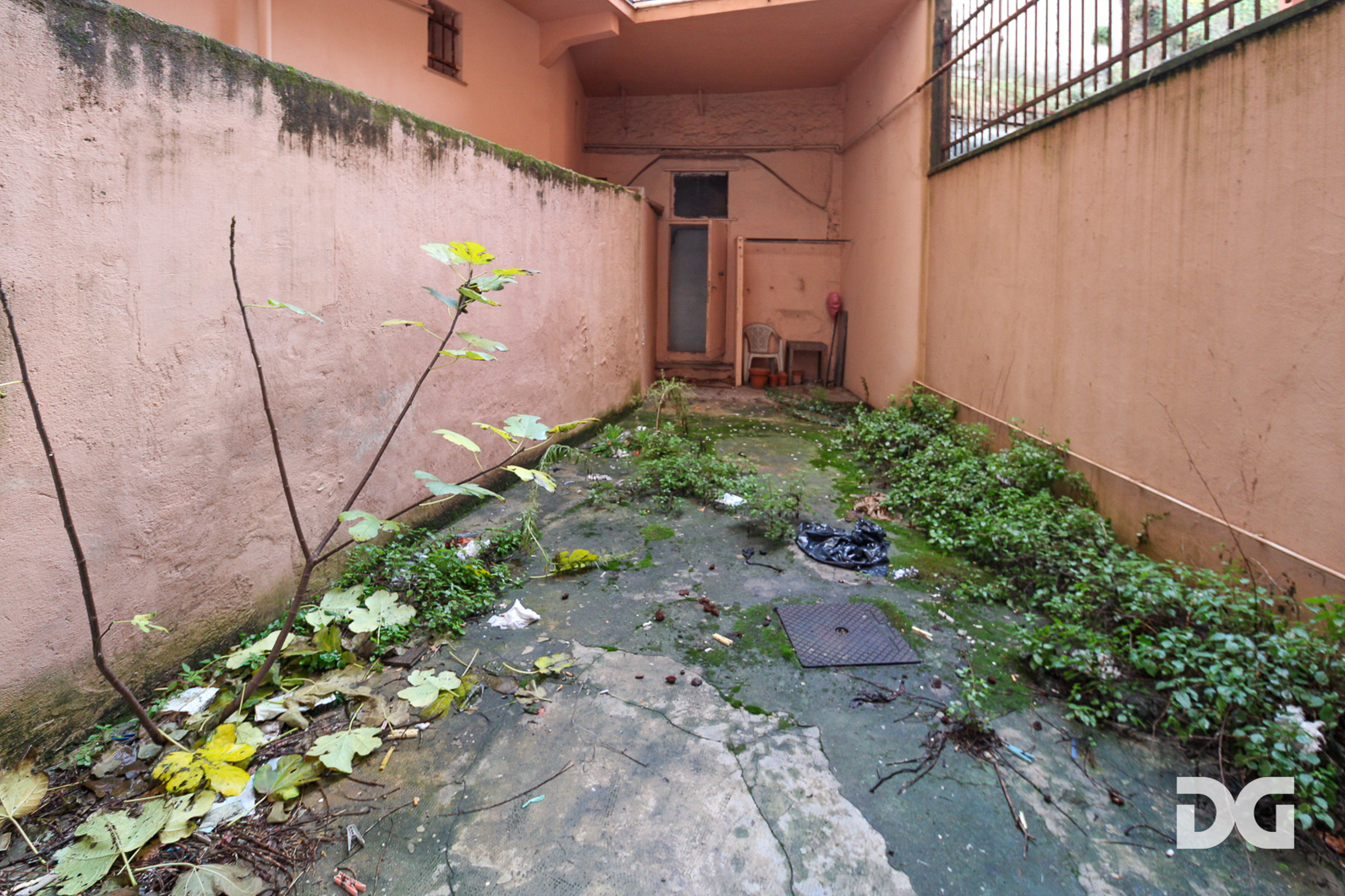 Immobiliare Del Guasta CORSO ITALIA - LOCALE COMMERCIALE MQ.54 CON 2 VETRINE 