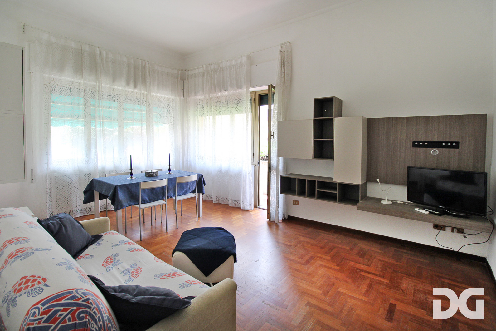 Immobiliare Del Guasta ALBARO – VIA ZARA ARREDATI MQ. 105 CON GIARDINO CARRABILE 