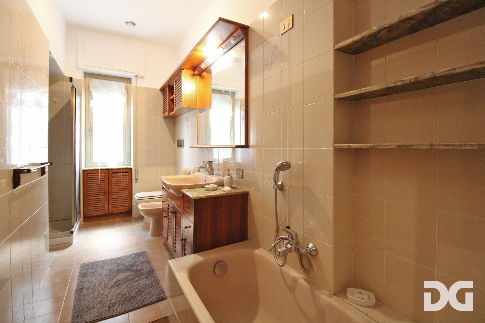 Immobiliare Del Guasta ALBARO – VIA ZARA ARREDATI MQ. 105 CON GIARDINO CARRABILE 