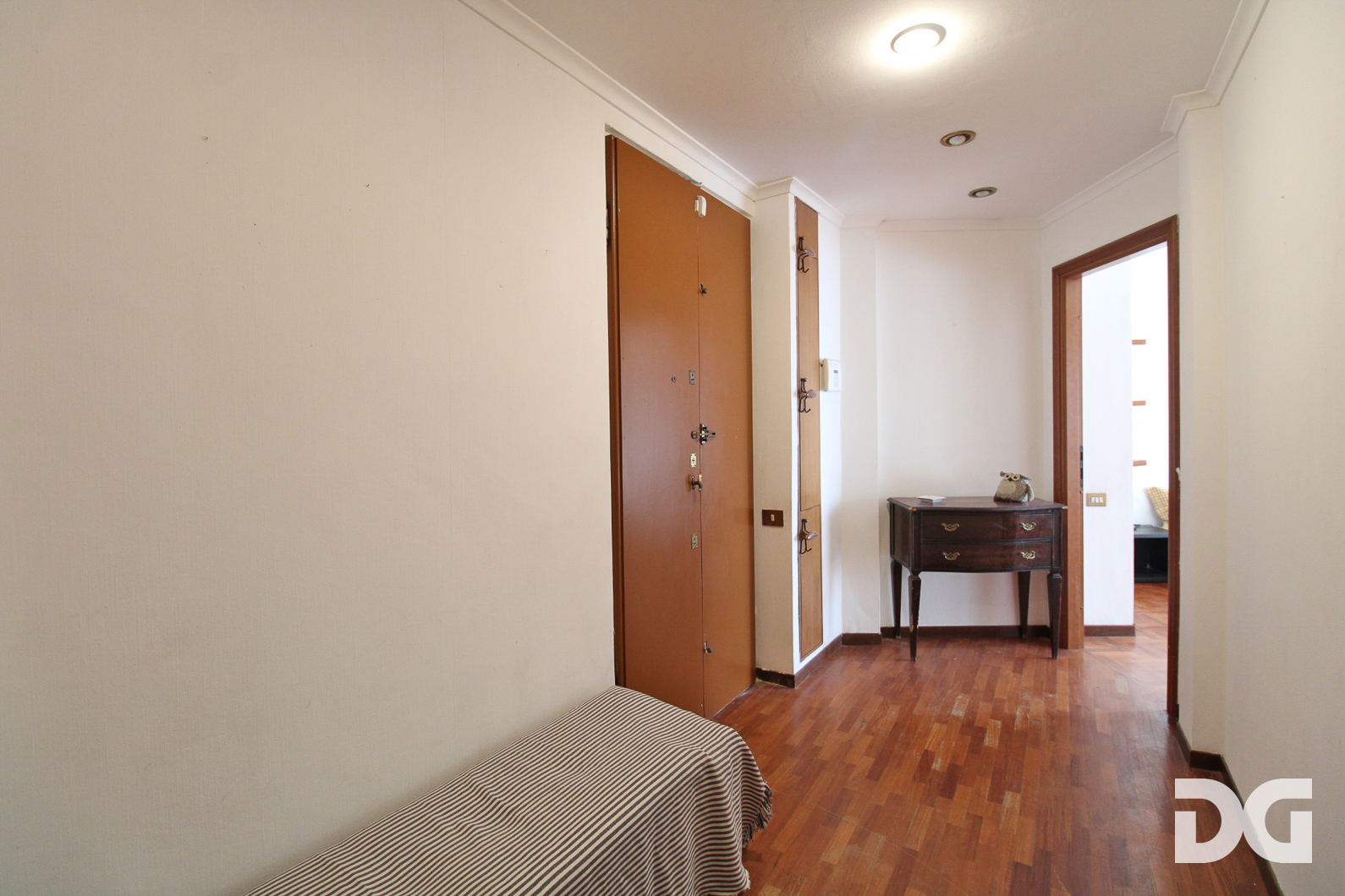 Immobiliare Del Guasta ALBARO – VIA ZARA ARREDATI MQ. 105 CON GIARDINO CARRABILE 