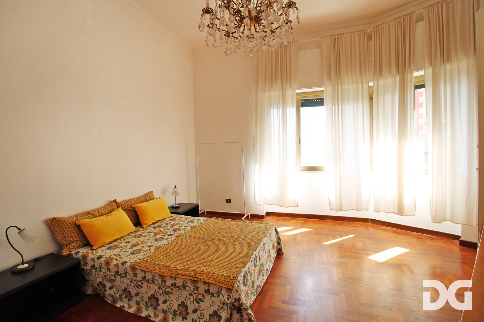 Immobiliare Del Guasta ALBARO – VIA ZARA ARREDATI MQ. 105 CON GIARDINO CARRABILE 