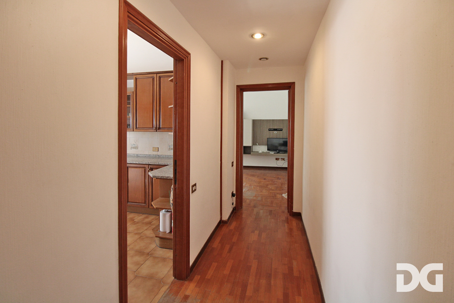 Immobiliare Del Guasta ALBARO – VIA ZARA ARREDATI MQ. 105 CON GIARDINO CARRABILE 