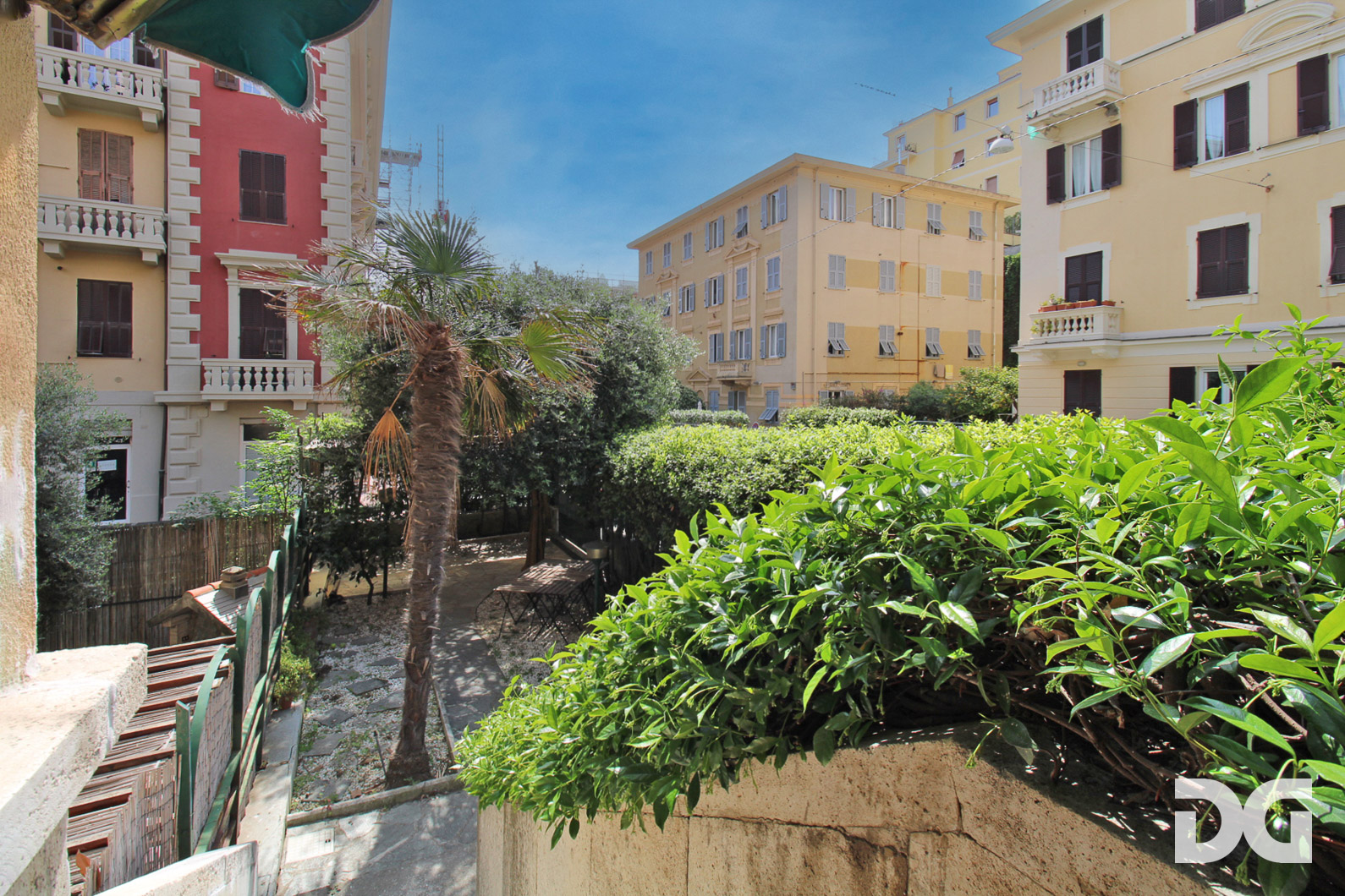 Immobiliare Del Guasta ALBARO – VIA ZARA ARREDATI MQ. 105 CON GIARDINO CARRABILE 