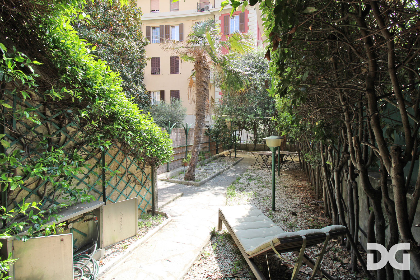 Immobiliare Del Guasta ALBARO – VIA ZARA ARREDATI MQ. 105 CON GIARDINO CARRABILE 