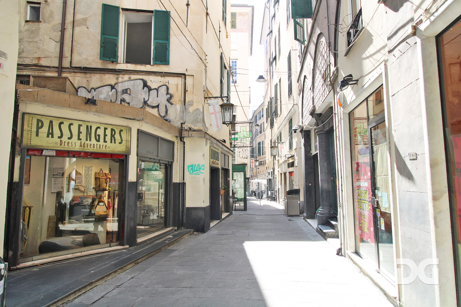 Immobiliare Del Guasta VIA LUCCOLI – NEGOZIO MQ. 60 IN PALAZZO DEI ROLLI 