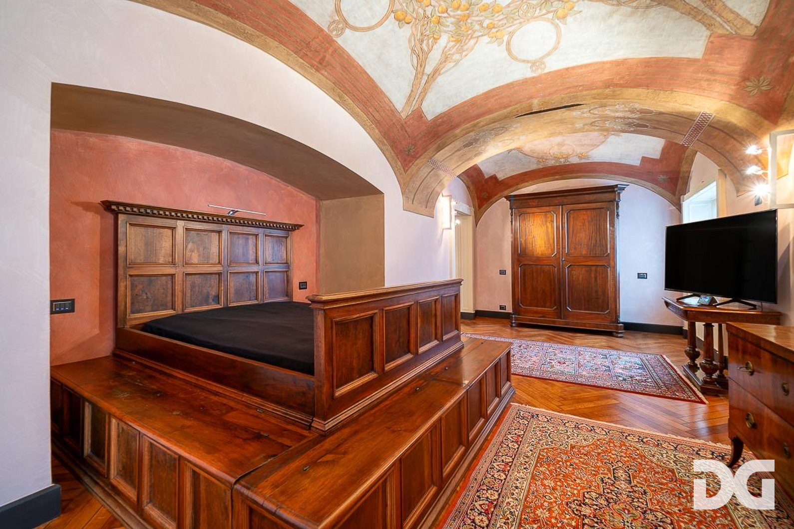 Immobiliare Del Guasta CENTRO STORICO PIAZZA DELLA MERIDIANA – UFFICIO CON ABITAZIONE MQ. 350 