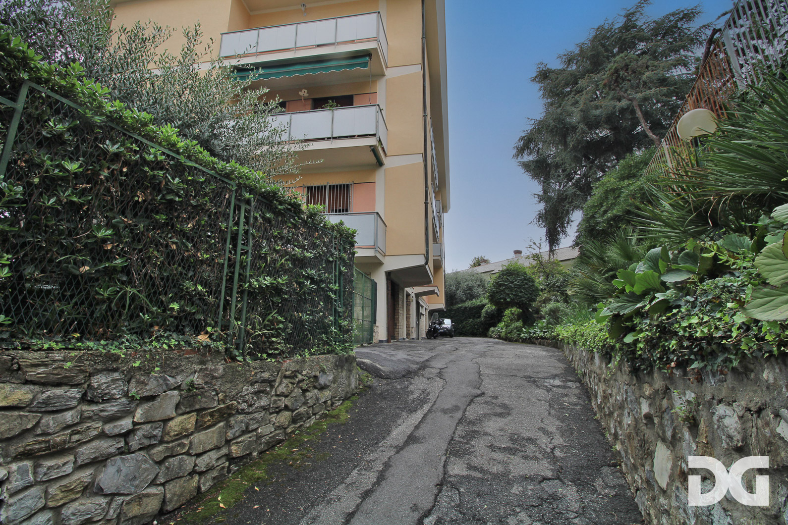 Immobiliare Del Guasta ALBARO – VIA SIENA RISTRUTTURATI MQ. 135 BALCONATE – BOX – CANTINA