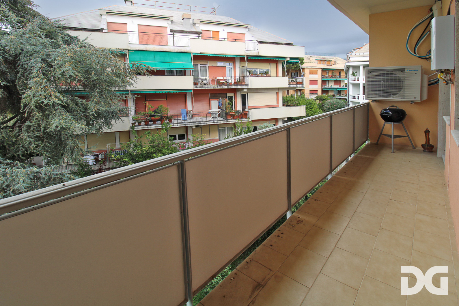 Immobiliare Del Guasta ALBARO – VIA SIENA RISTRUTTURATI MQ. 135 BALCONATE – BOX – CANTINA