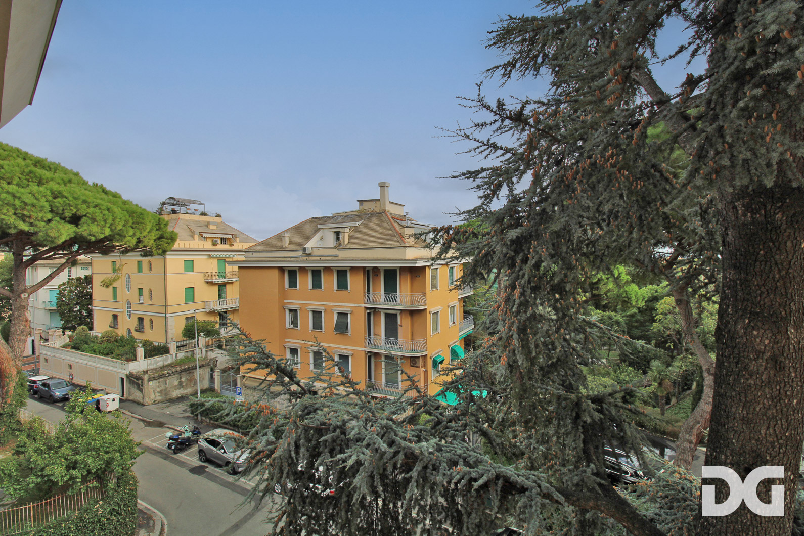Immobiliare Del Guasta ALBARO – VIA SIENA RISTRUTTURATI MQ. 135 BALCONATE – BOX – CANTINA