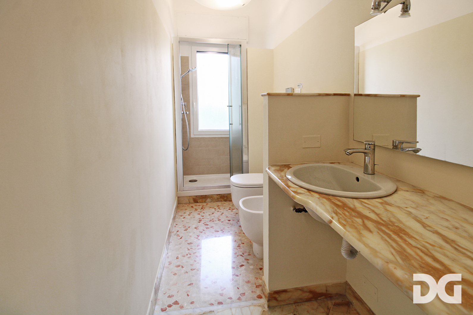 Immobiliare Del Guasta ALBARO – VIA SIENA RISTRUTTURATI MQ. 135 BALCONATE – BOX – CANTINA