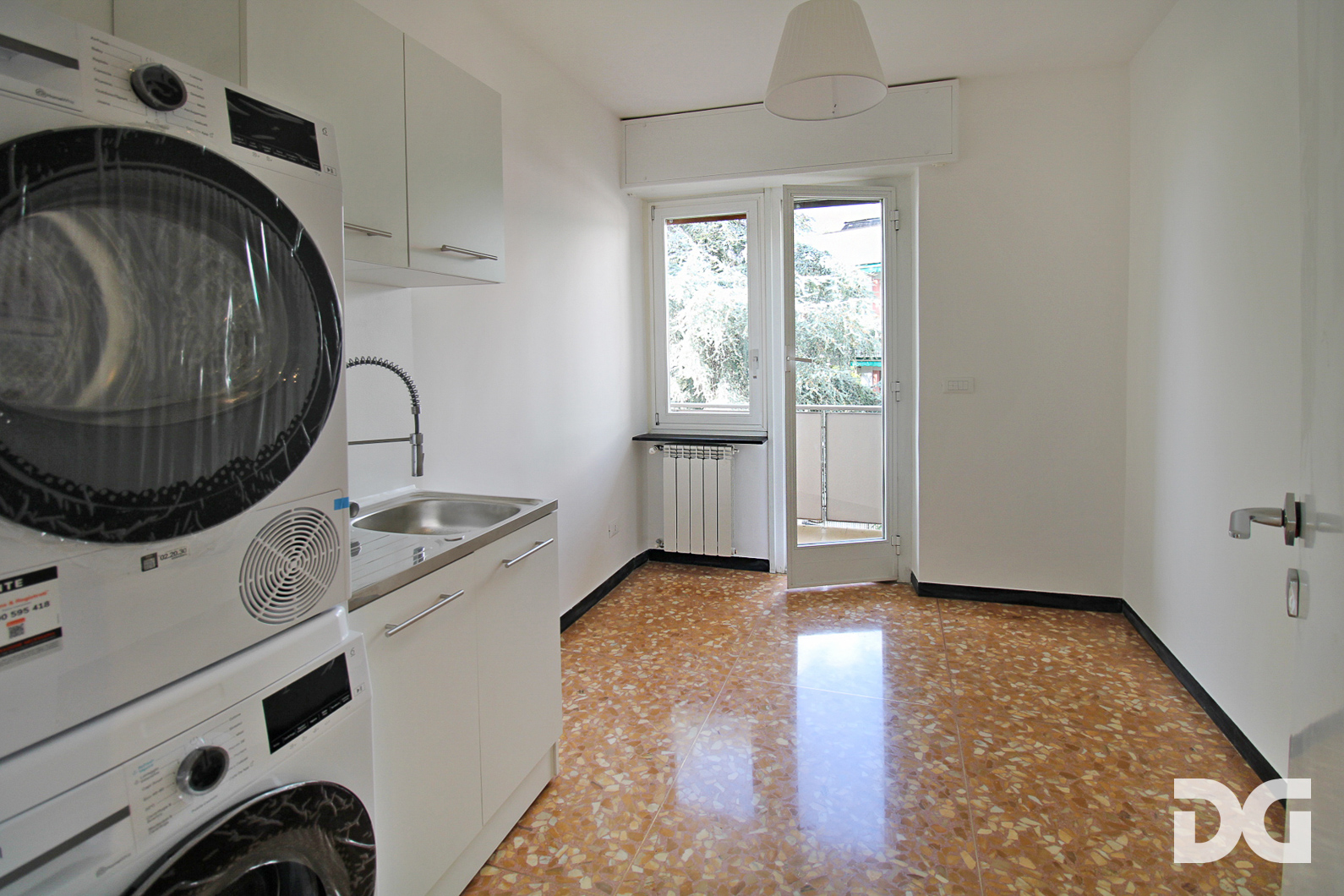 Immobiliare Del Guasta ALBARO – VIA SIENA RISTRUTTURATI MQ. 135 BALCONATE – BOX – CANTINA
