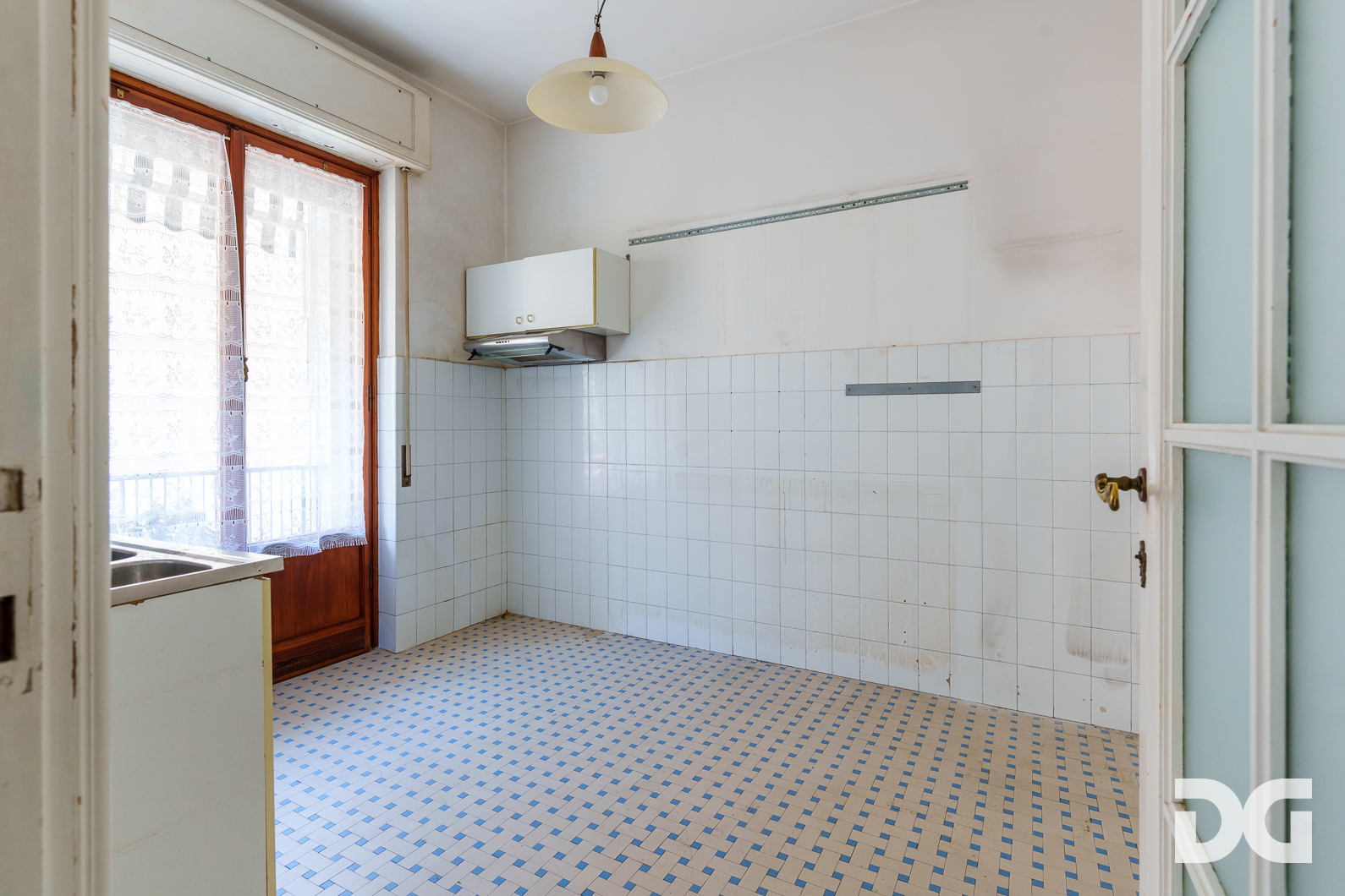 Immobiliare Del Guasta CARIGNANO – VIA DI SANTA CHIARA LUMINOSI MQ. 99 CON BALCONATE 