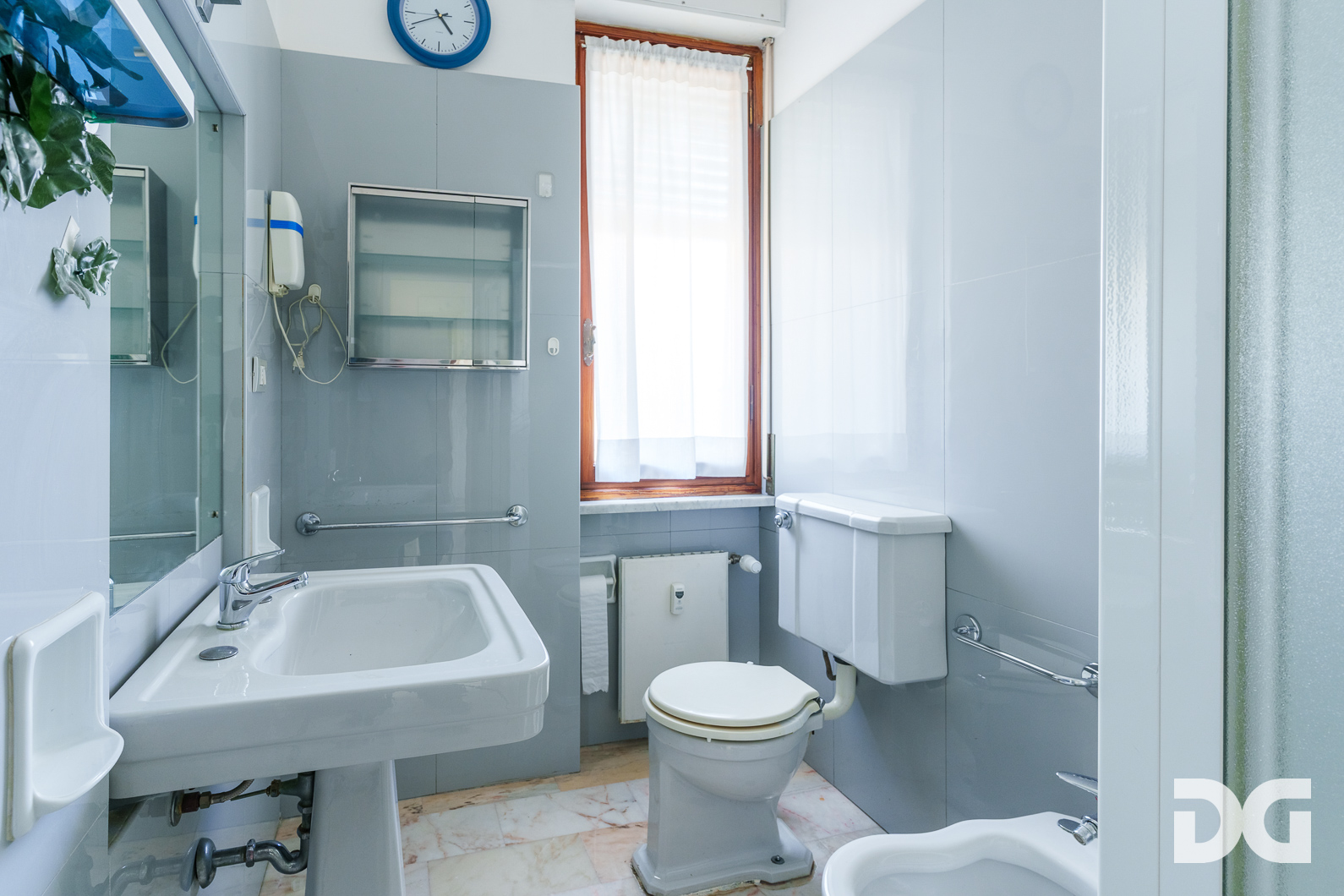 Immobiliare Del Guasta CARIGNANO – VIA DI SANTA CHIARA LUMINOSI MQ. 99 CON BALCONATE 