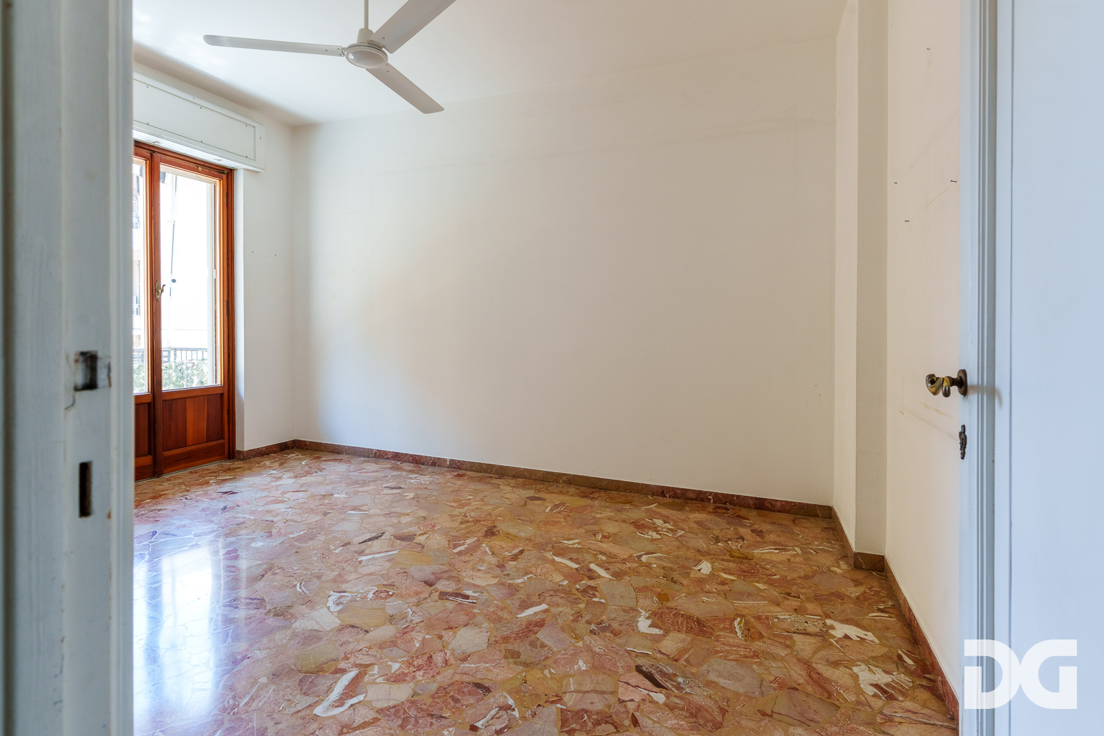 Immobiliare Del Guasta CARIGNANO – VIA DI SANTA CHIARA LUMINOSI MQ. 99 CON BALCONATE 