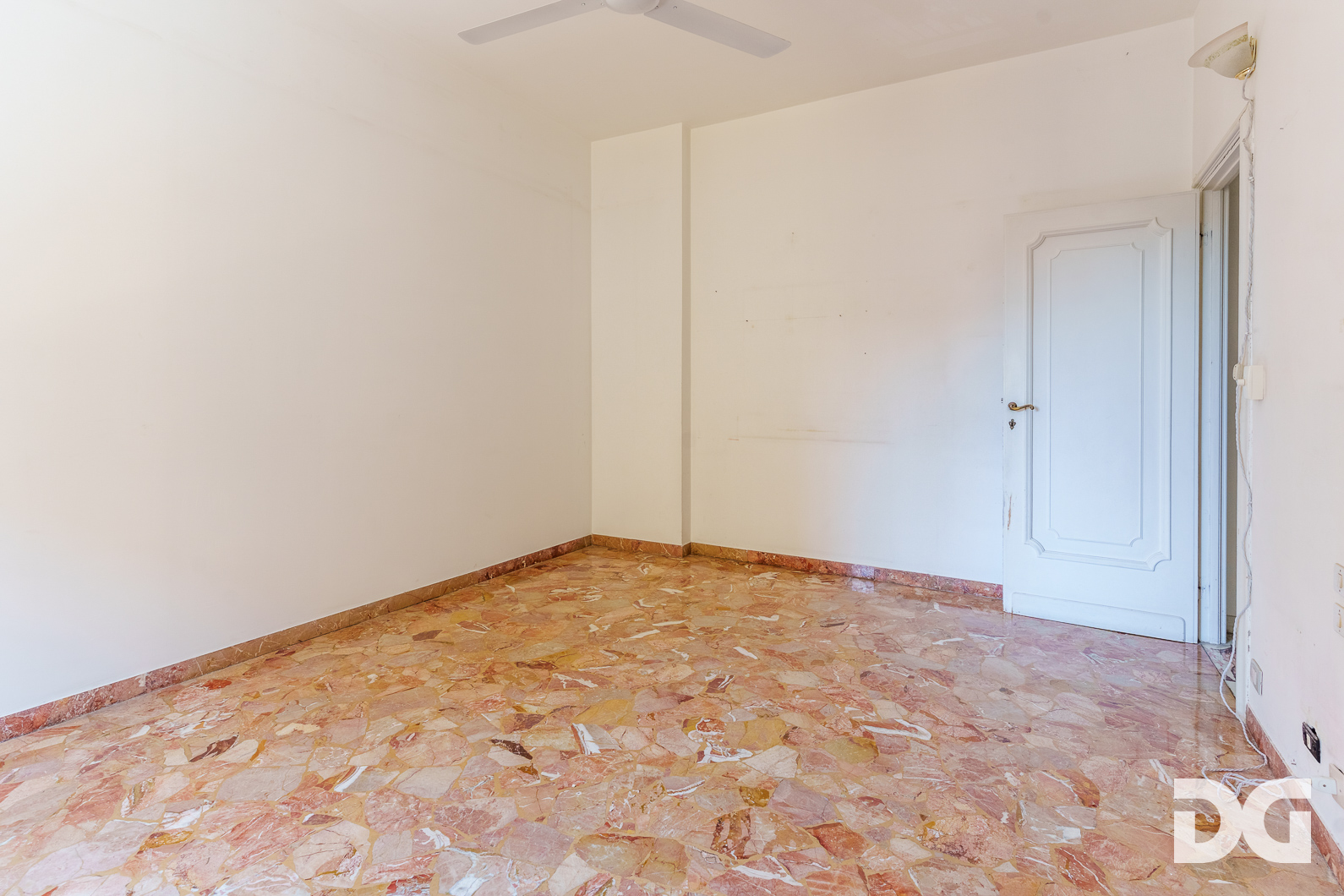 Immobiliare Del Guasta CARIGNANO – VIA DI SANTA CHIARA LUMINOSI MQ. 99 CON BALCONATE 