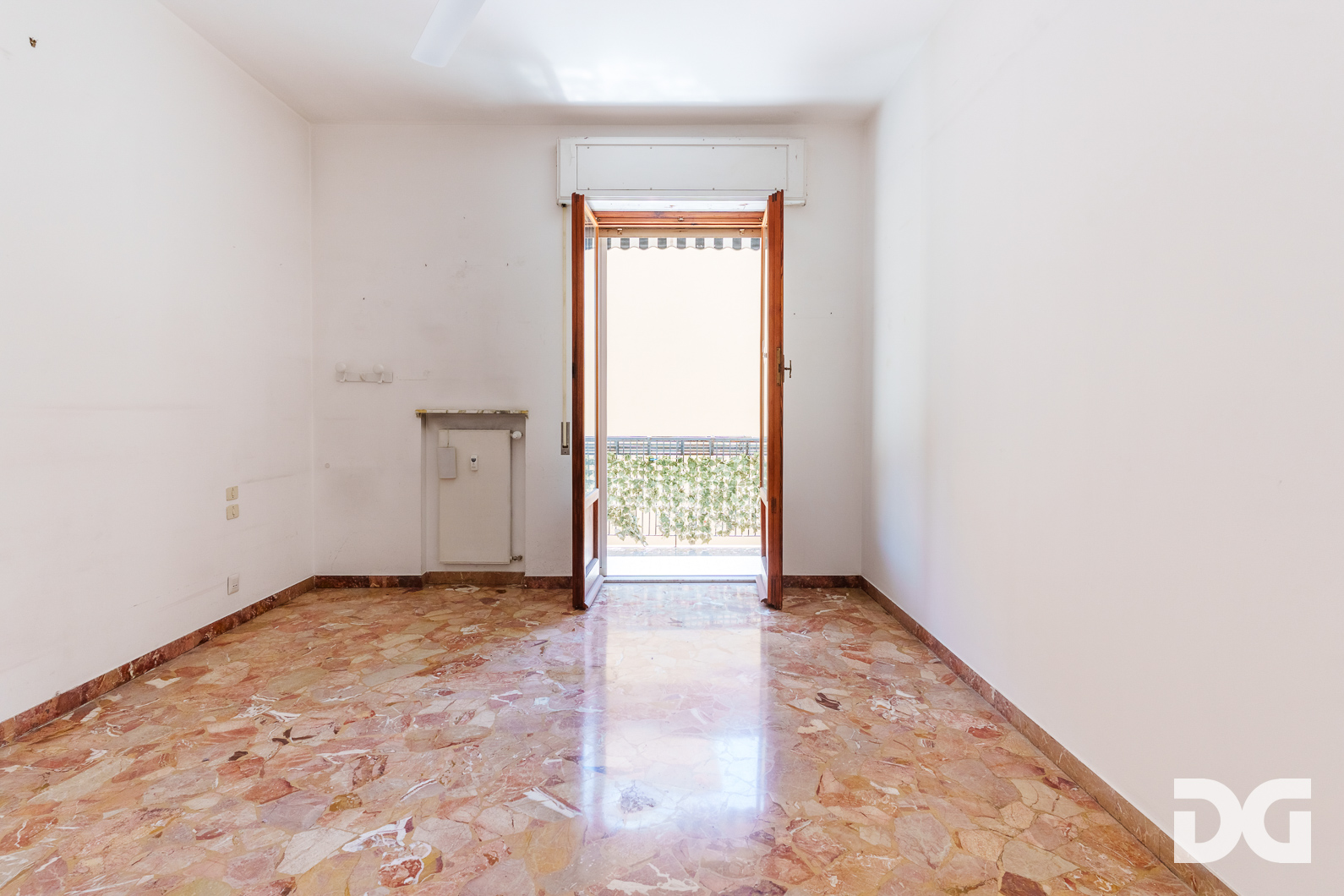 Immobiliare Del Guasta CARIGNANO – VIA DI SANTA CHIARA LUMINOSI MQ. 99 CON BALCONATE 