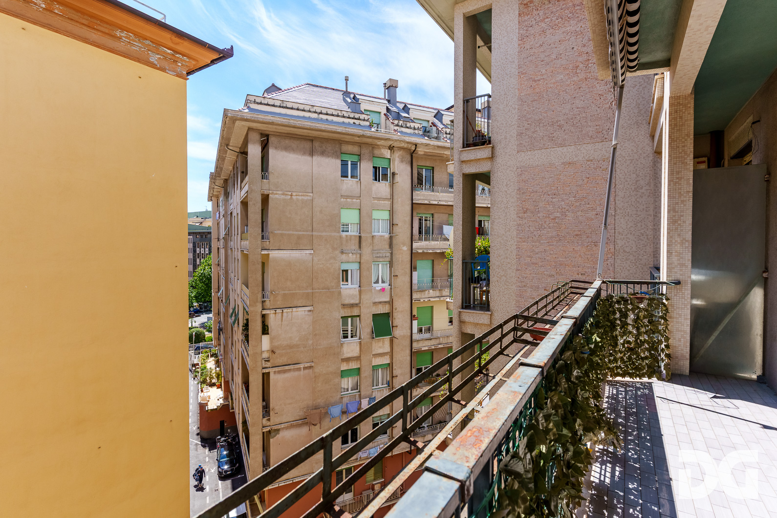 Immobiliare Del Guasta CARIGNANO – VIA DI SANTA CHIARA LUMINOSI MQ. 99 CON BALCONATE 
