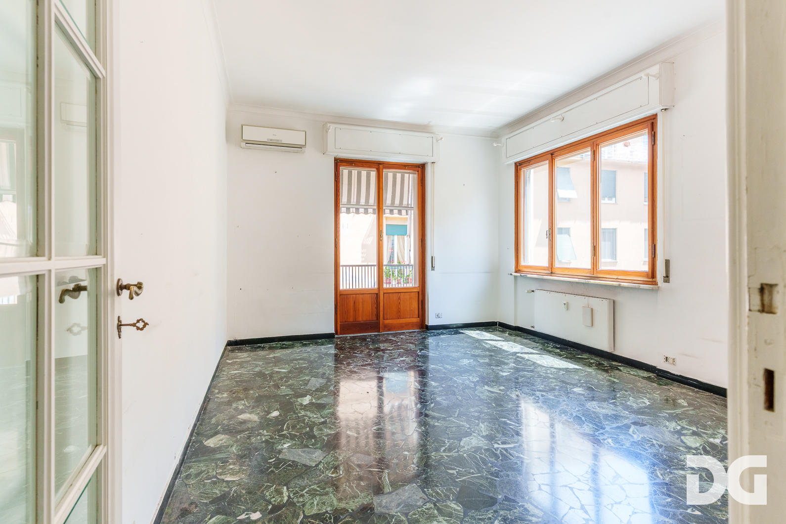 Immobiliare Del Guasta CARIGNANO – VIA DI SANTA CHIARA LUMINOSI MQ. 99 CON BALCONATE 