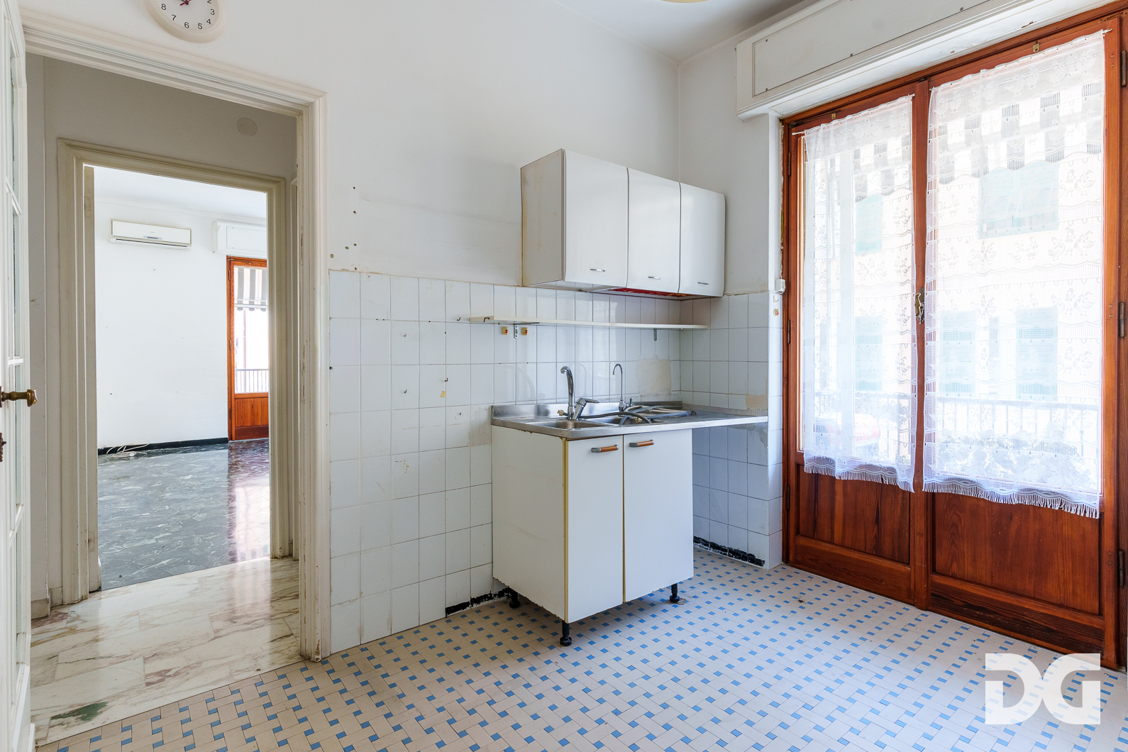 Immobiliare Del Guasta CARIGNANO – VIA DI SANTA CHIARA LUMINOSI MQ. 99 CON BALCONATE 