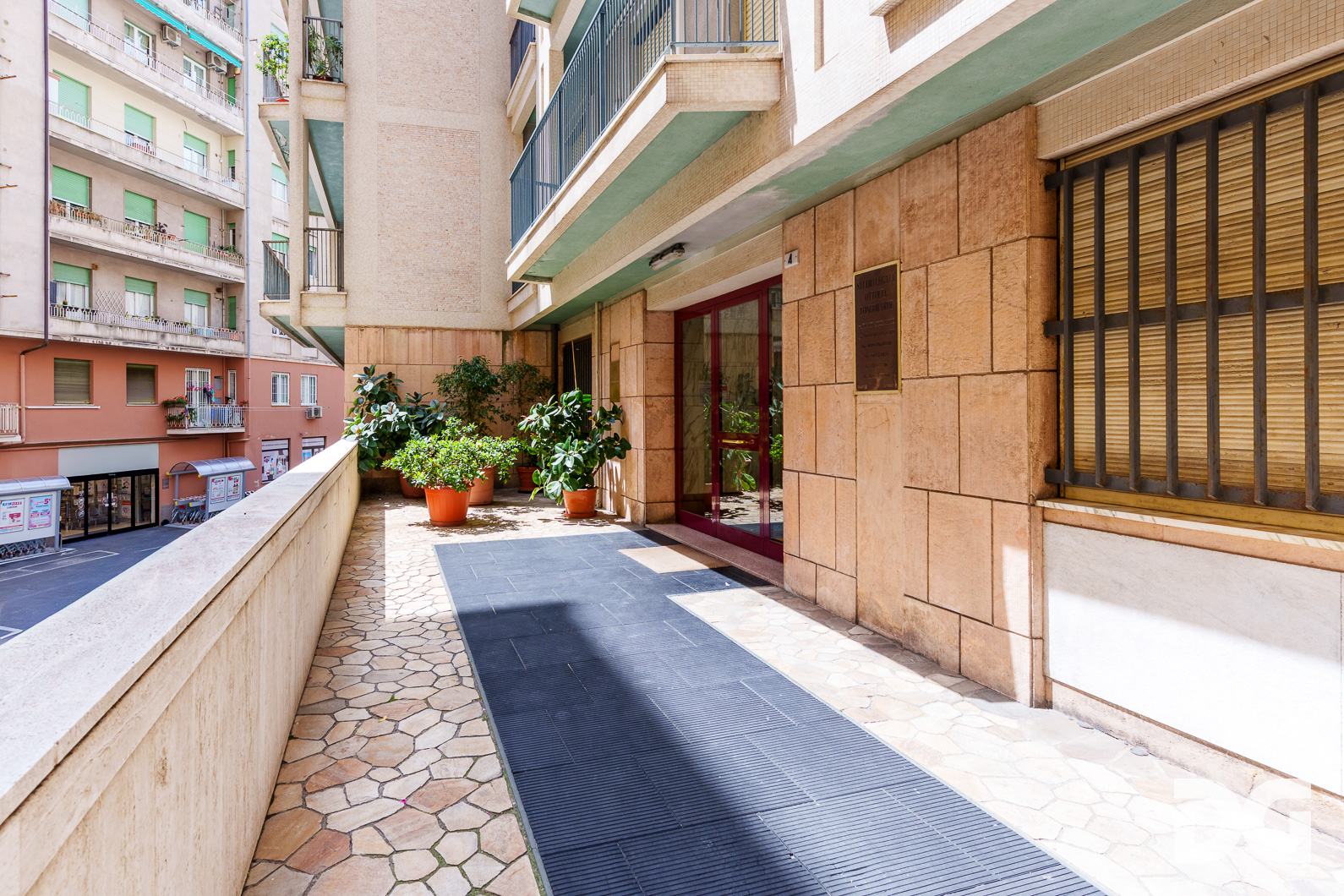 Immobiliare Del Guasta CARIGNANO – VIA DI SANTA CHIARA LUMINOSI MQ. 99 CON BALCONATE 