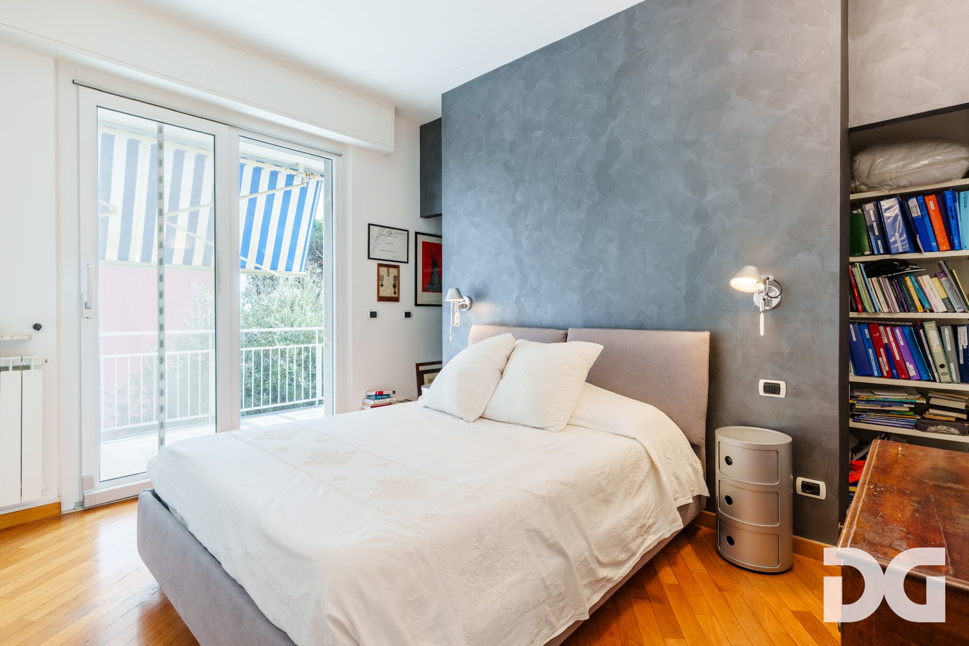 Immobiliare Del Guasta ARENZANO MQ. 165 CON TERRAZZO - GIARDINO VISTA MARE - BOX