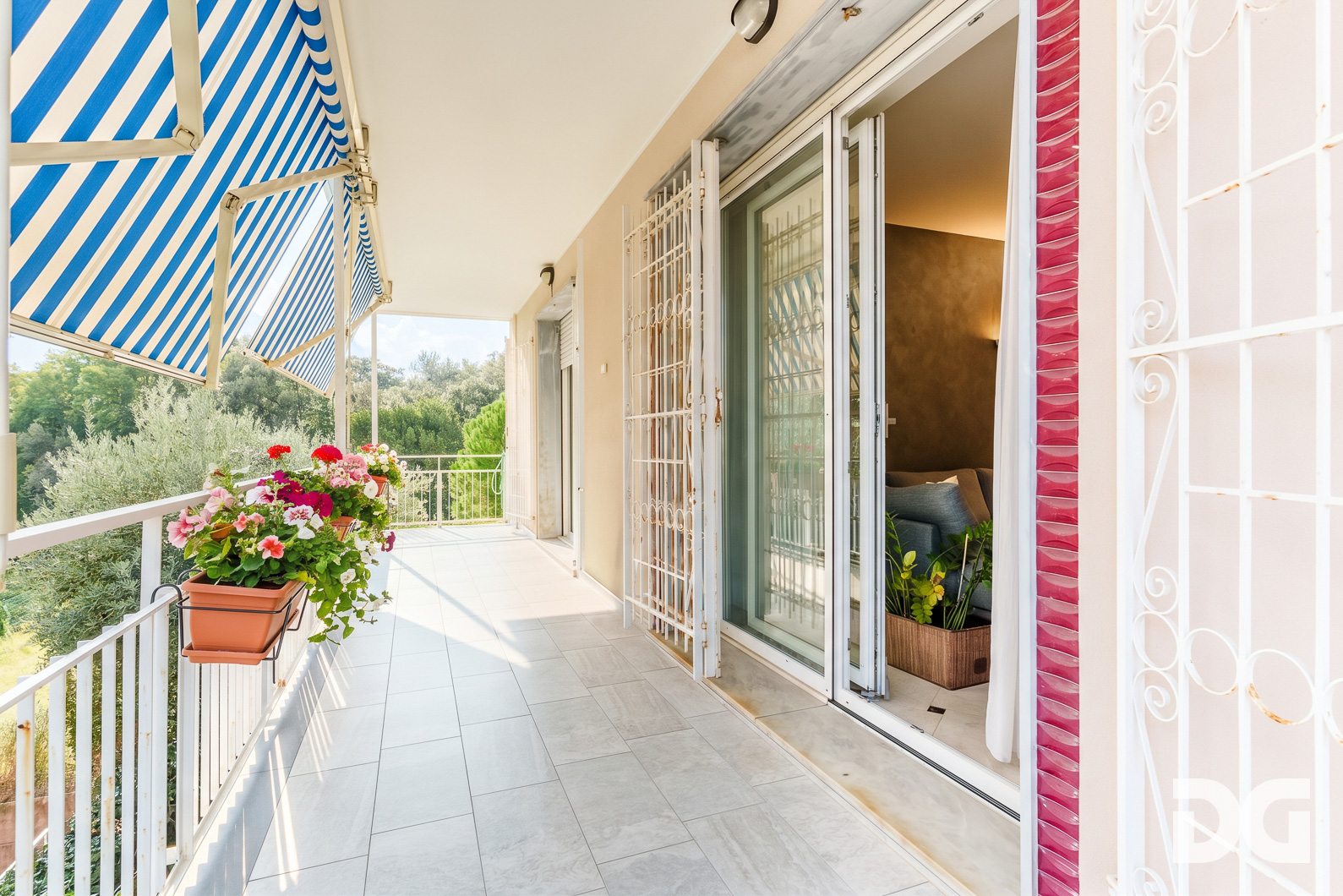 Immobiliare Del Guasta ARENZANO MQ. 165 CON TERRAZZO - GIARDINO VISTA MARE - BOX