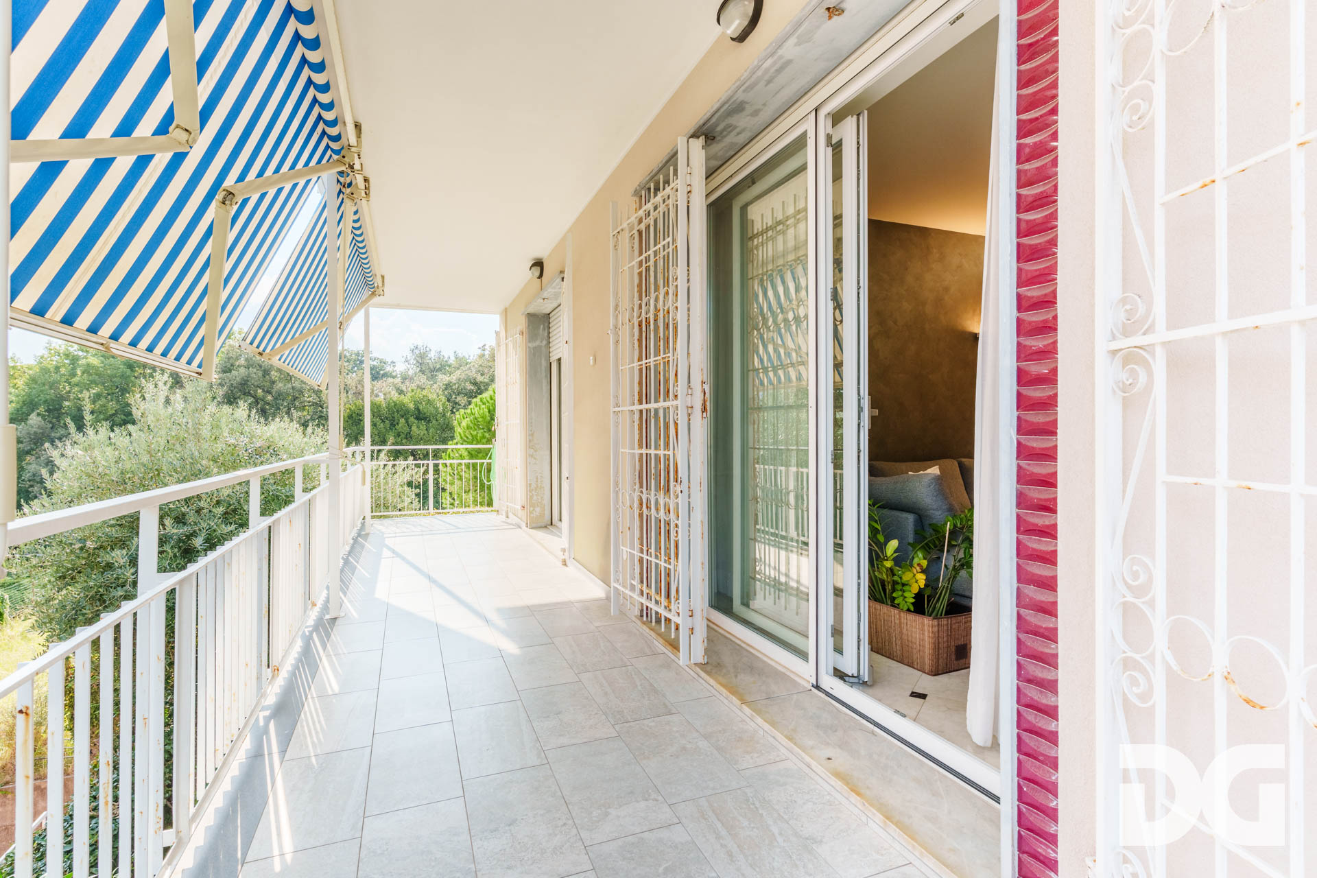 Immobiliare Del Guasta ARENZANO MQ. 165 CON TERRAZZO - GIARDINO VISTA MARE - BOX