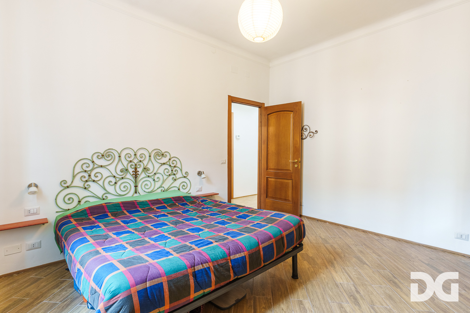 Immobiliare Del Guasta CASTELLETTO – VIA SPINOLA RISTRUTTURATI MQ. 80 CON TERRAZZO A  TETTO 