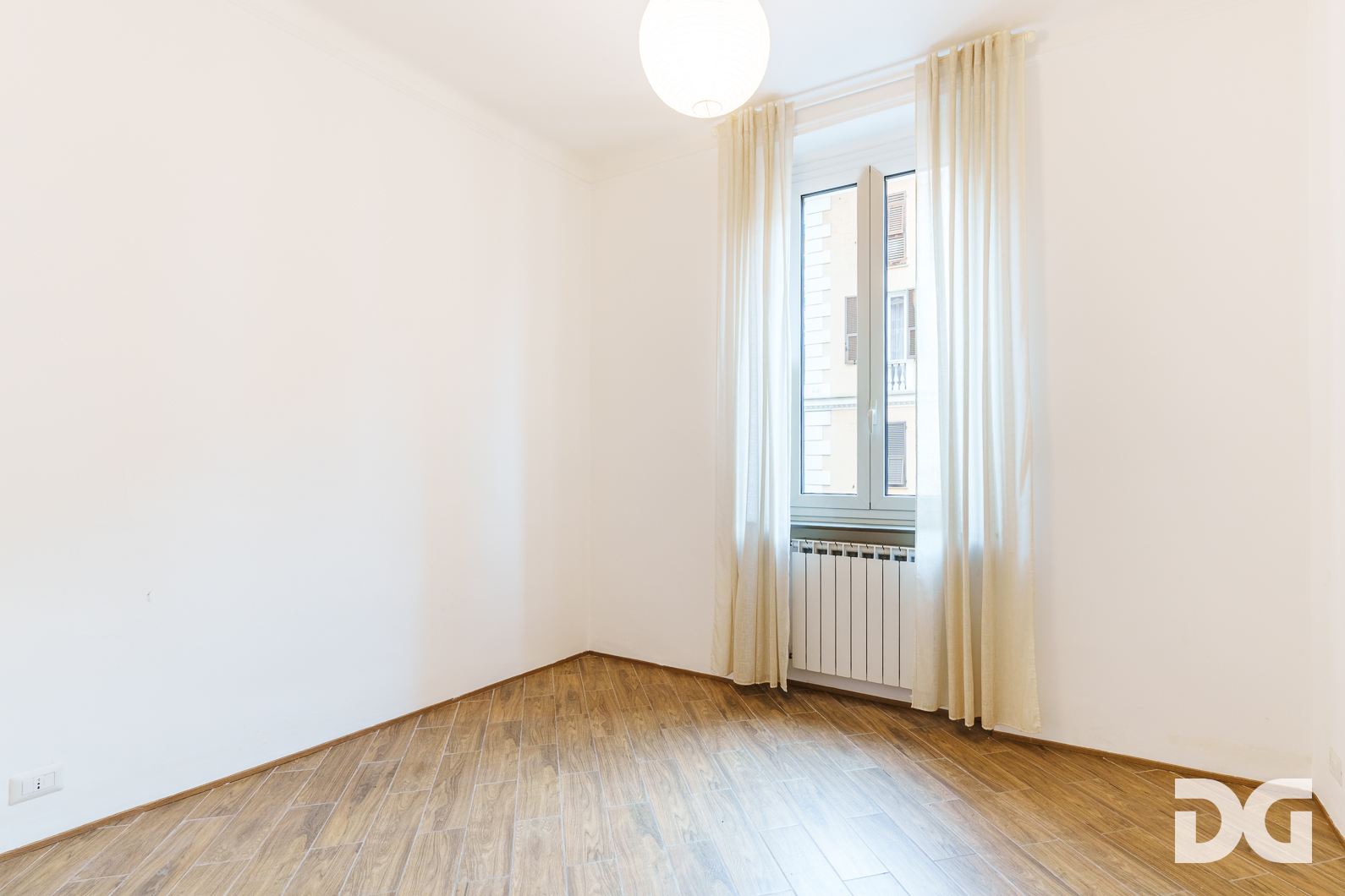 Immobiliare Del Guasta CASTELLETTO – VIA SPINOLA RISTRUTTURATI MQ. 80 CON TERRAZZO A  TETTO 