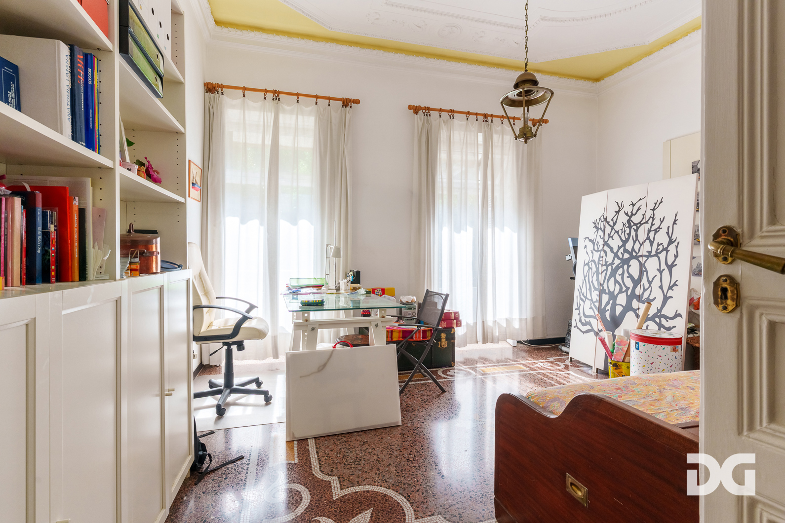 Immobiliare Del Guasta CASTELLETTO – VIALE ODINO LUMINOSI MQ. 220 CON TERRAZZI 