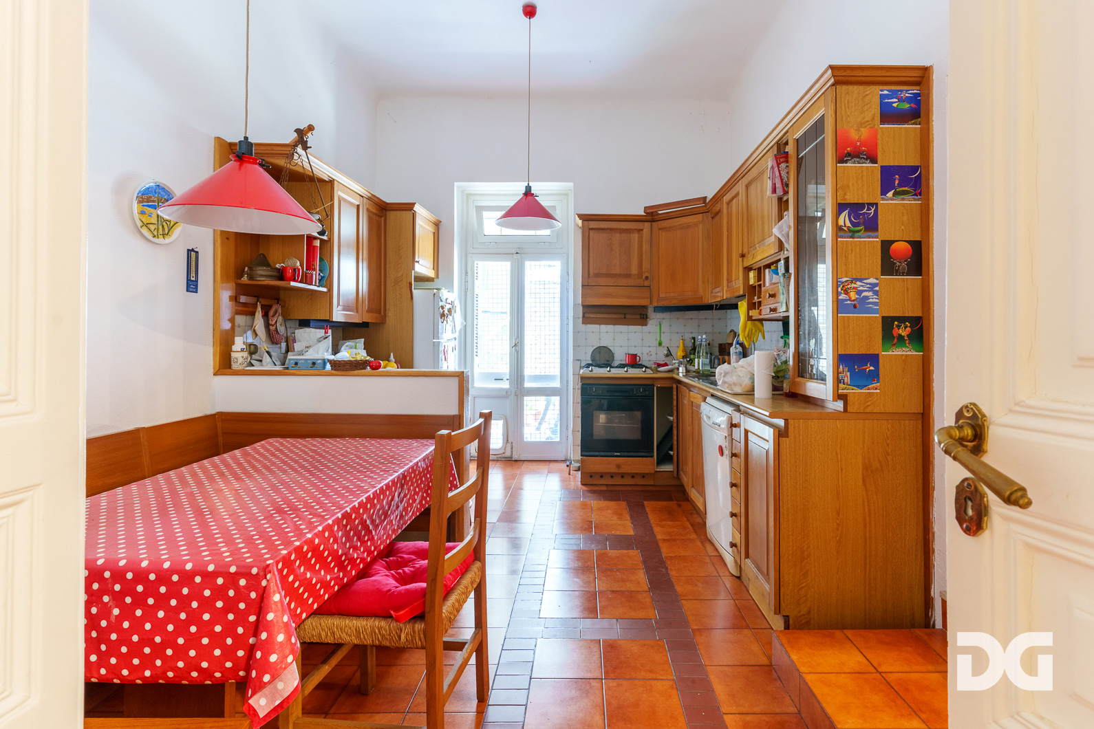 Immobiliare Del Guasta CASTELLETTO – VIALE ODINO LUMINOSI MQ. 220 CON TERRAZZI 