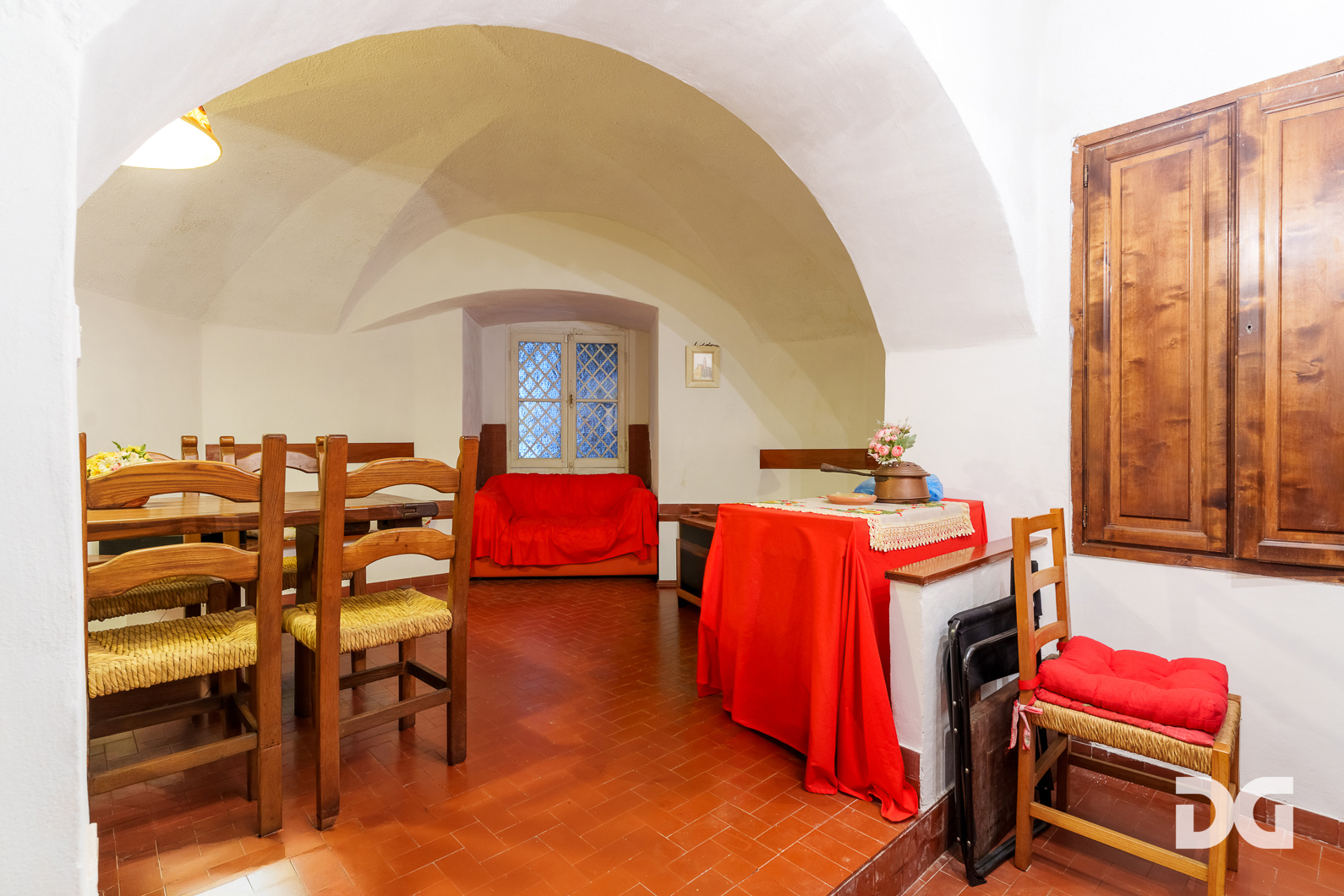 Immobiliare Del Guasta CASTELLETTO – VIALE ODINO LUMINOSI MQ. 220 CON TERRAZZI 